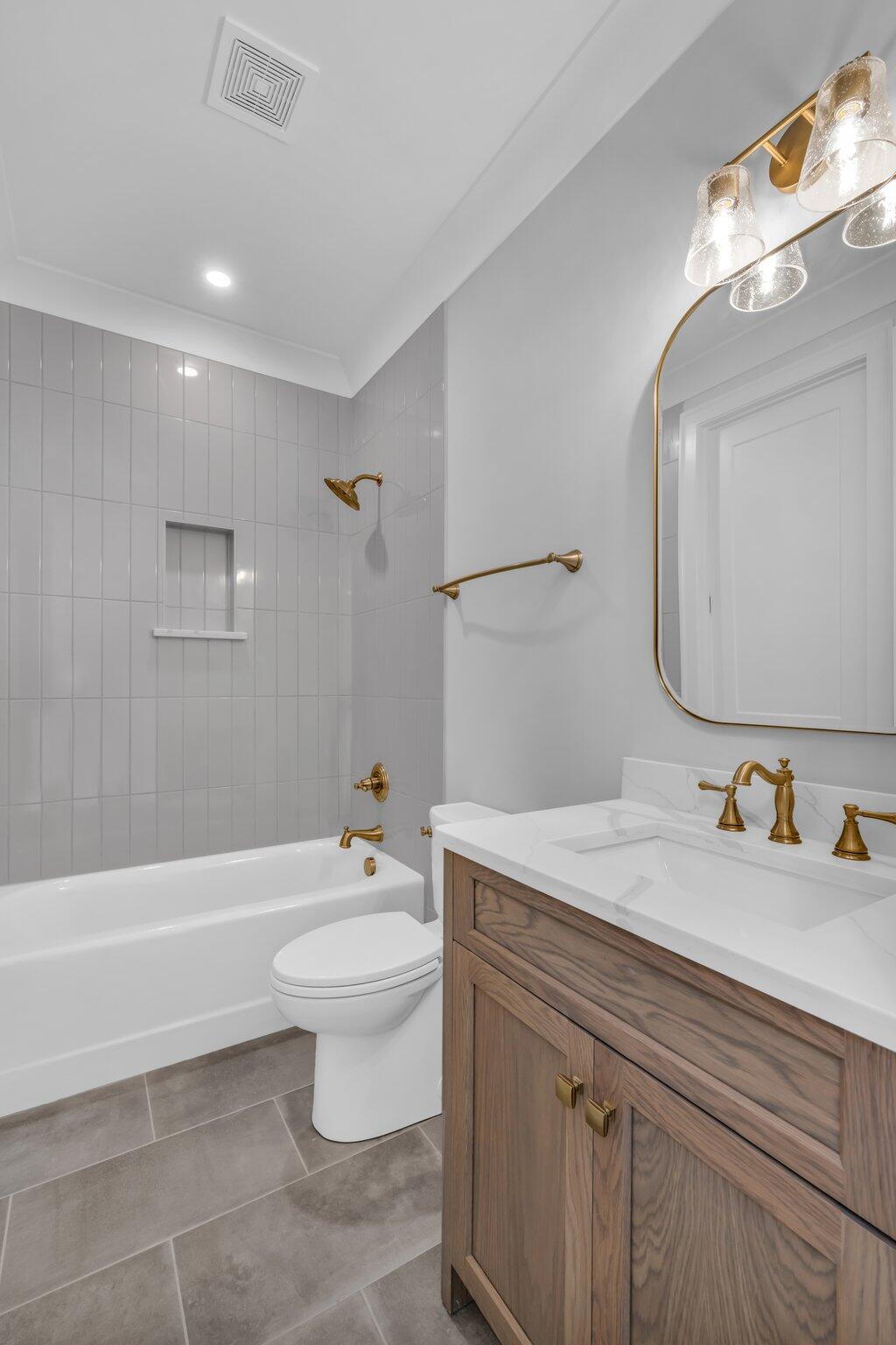 1403 London Woods Way, 21