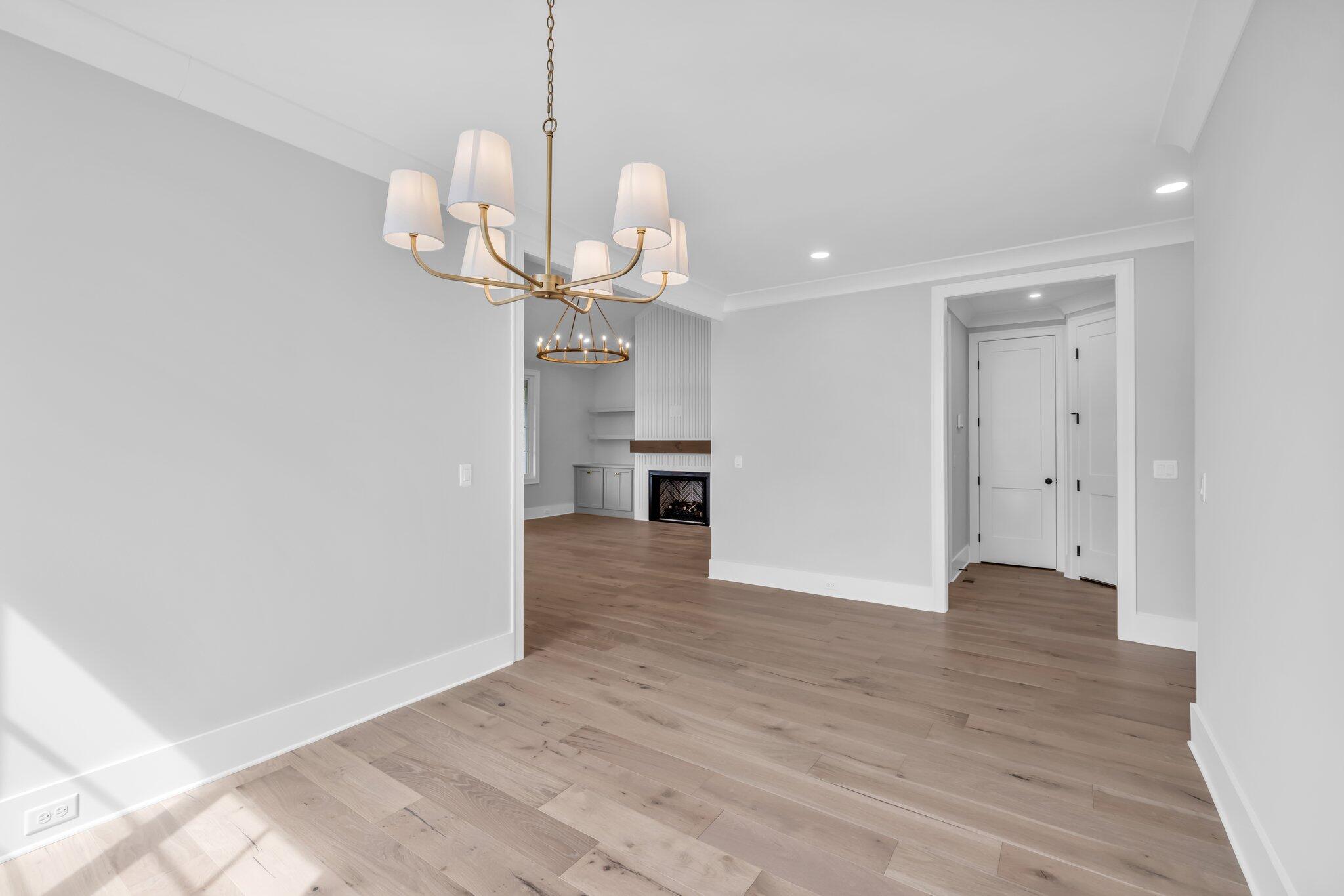 1403 London Woods Way, 21