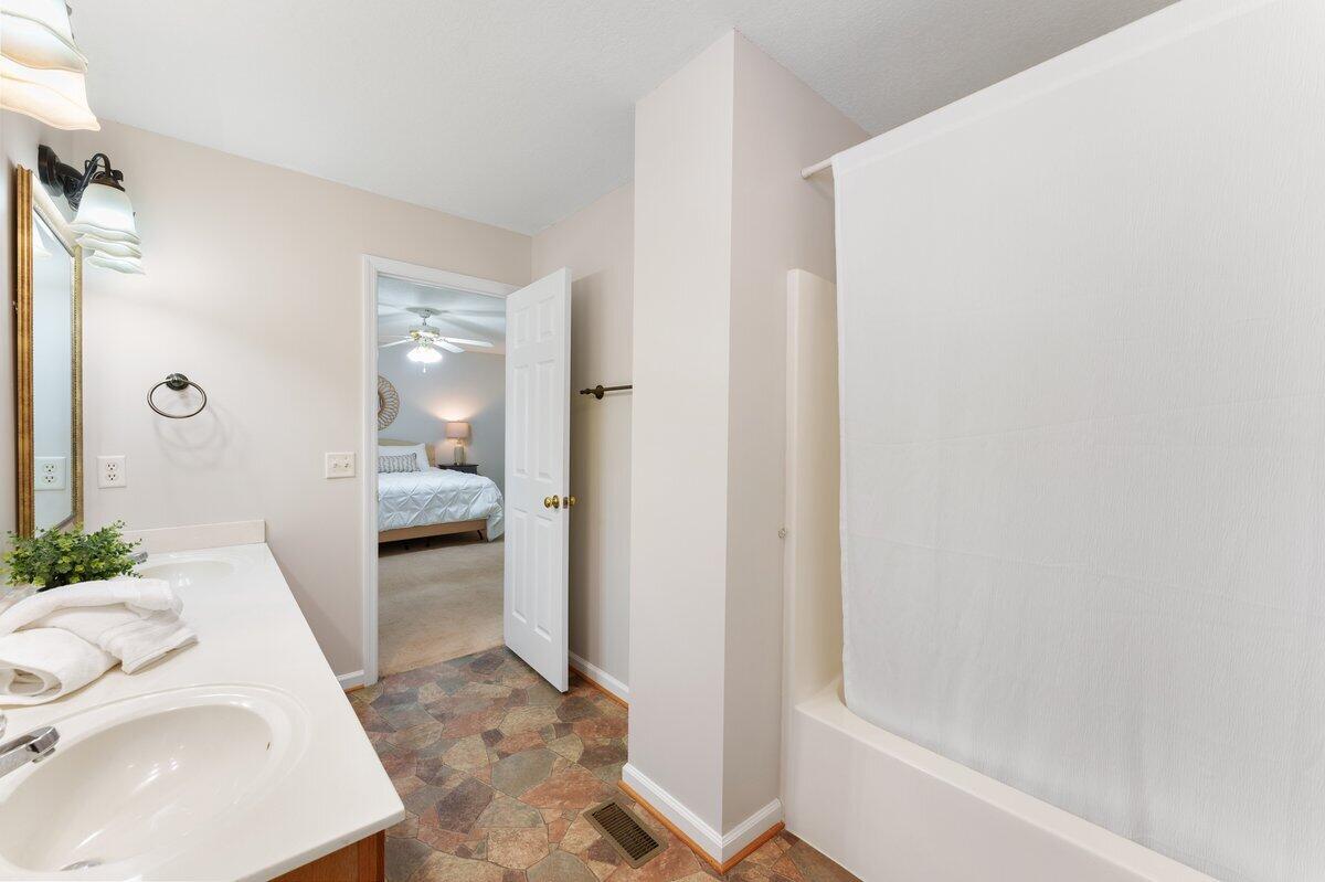 107 Evergreen Lane