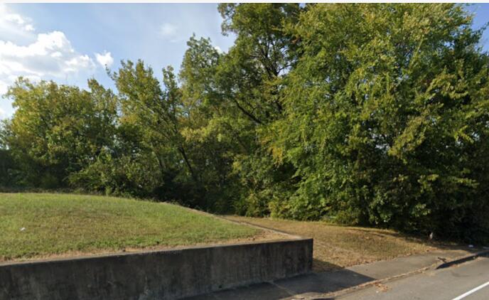 913 N Chamberlain Avenue, 4