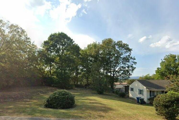 913 N Chamberlain Avenue, 4