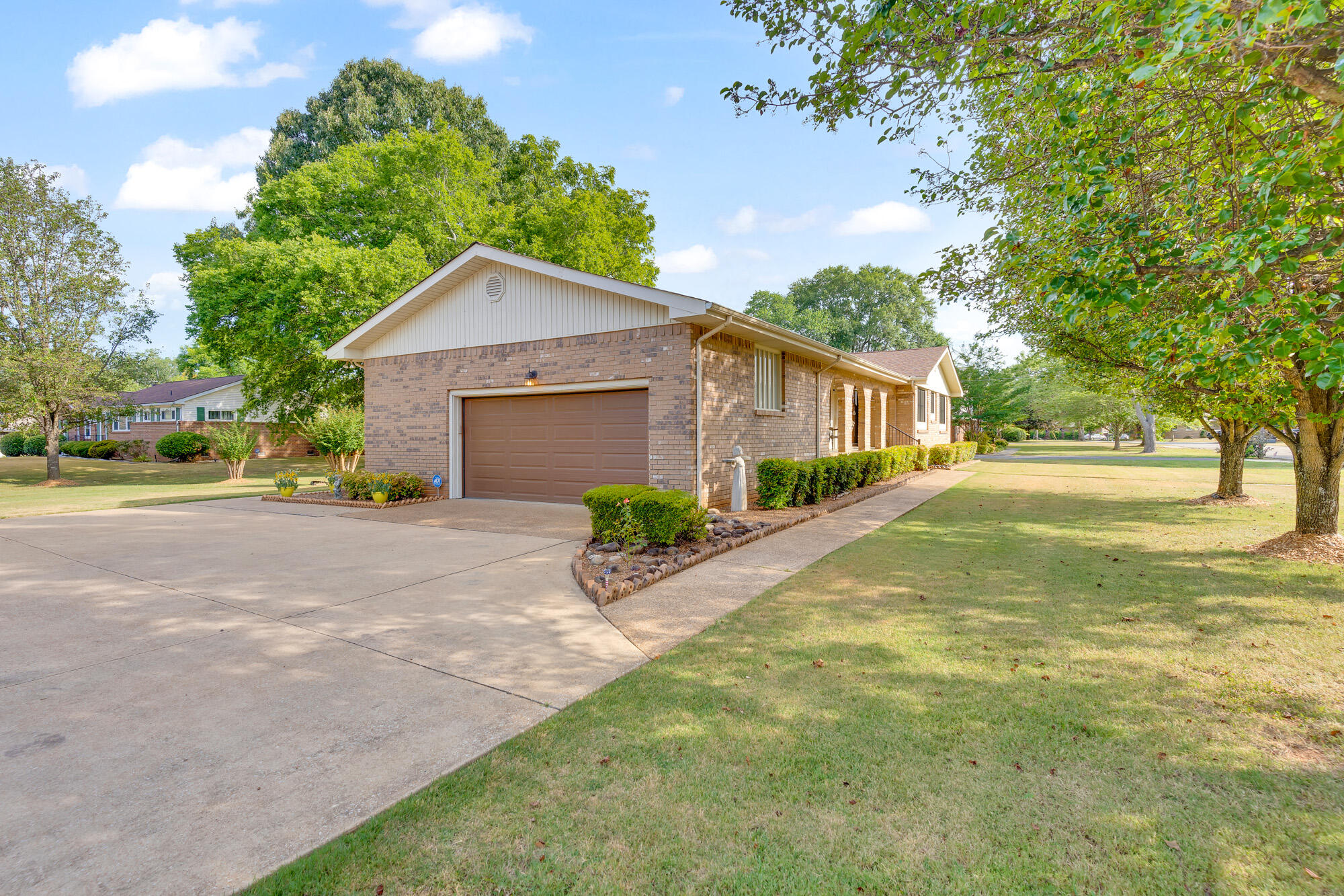 154 Valleybrook Circle