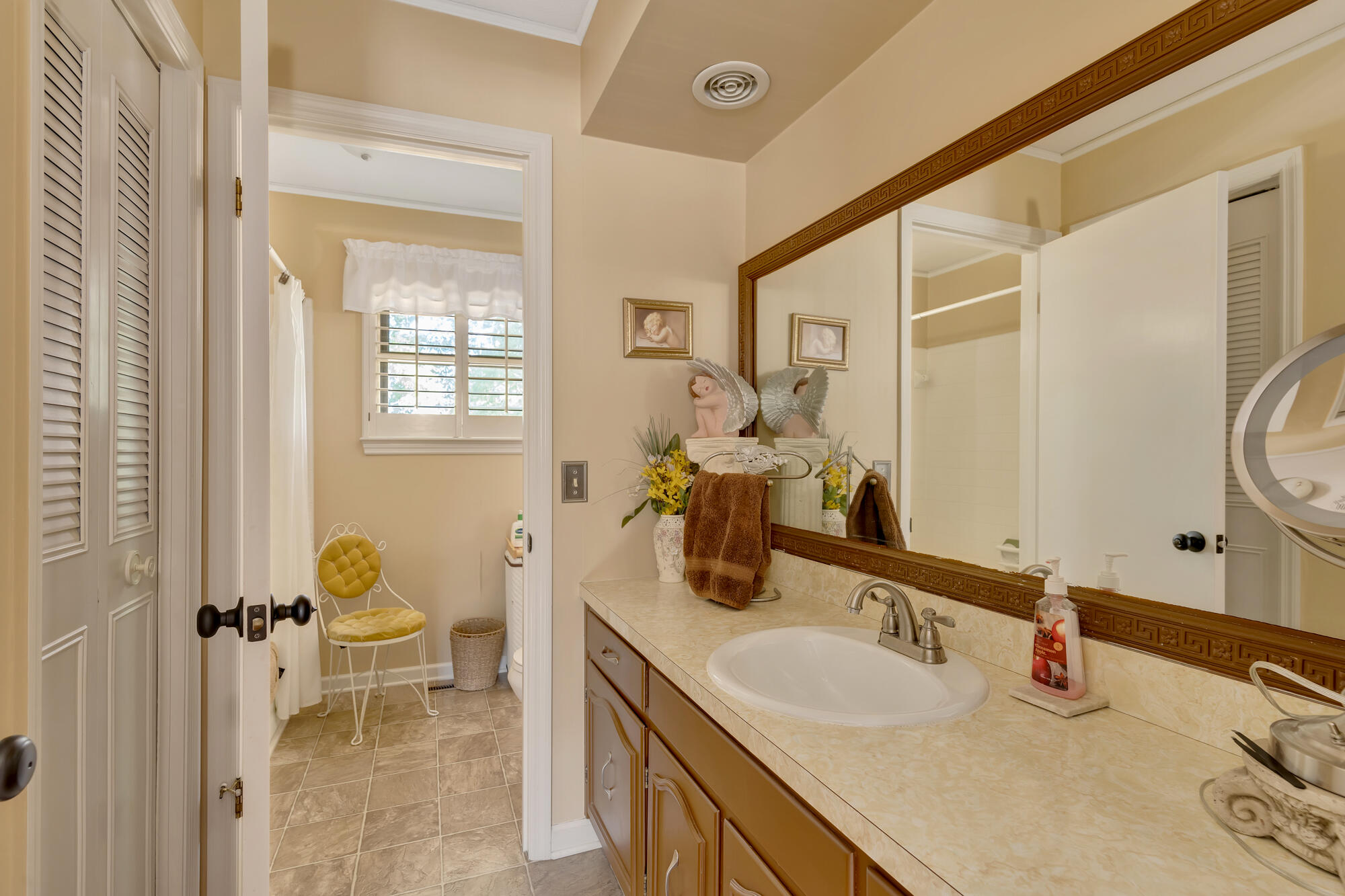 154 Valleybrook Circle
