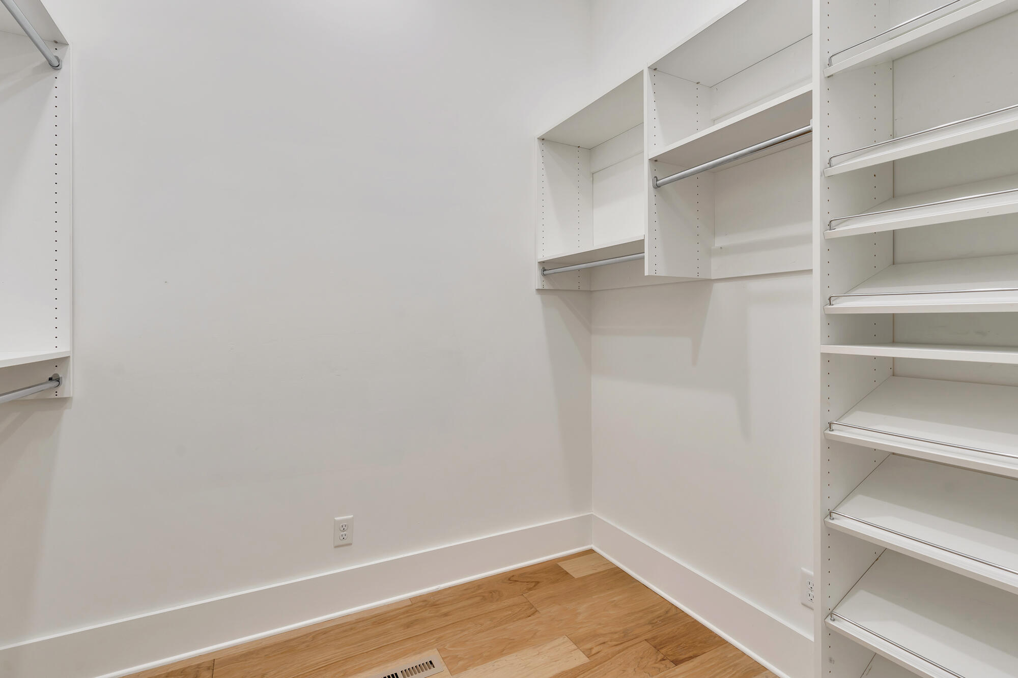 3164 Camber Hill