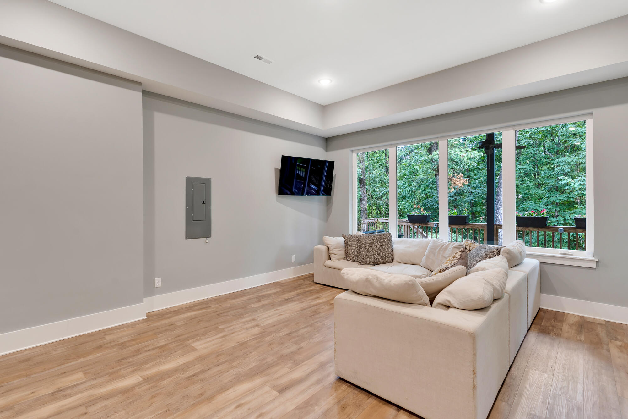 3164 Camber Hill