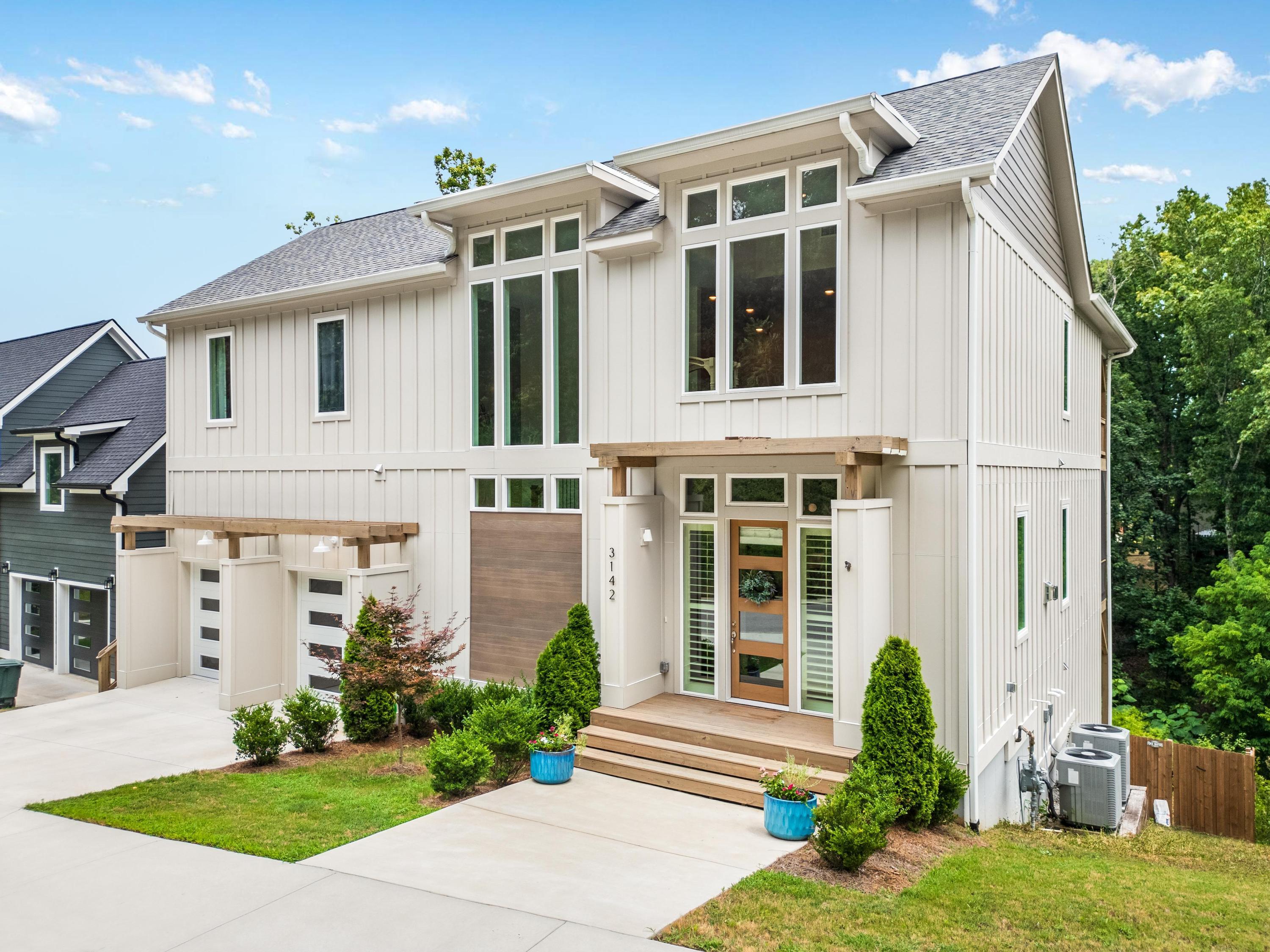 3142 Camber Hill