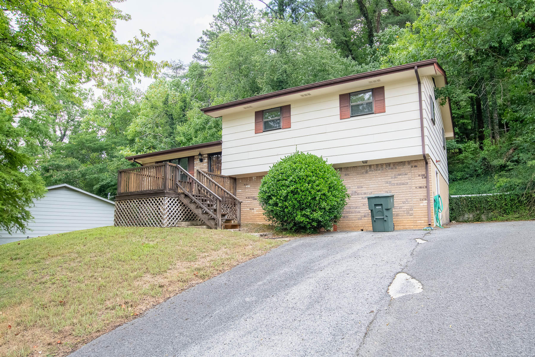 6906 Echo Glen Drive