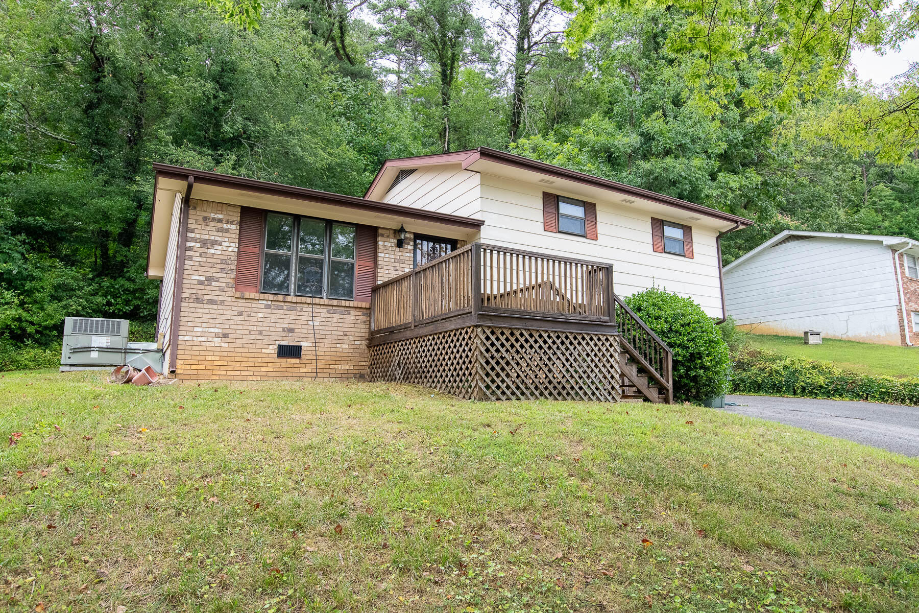 6906 Echo Glen Drive