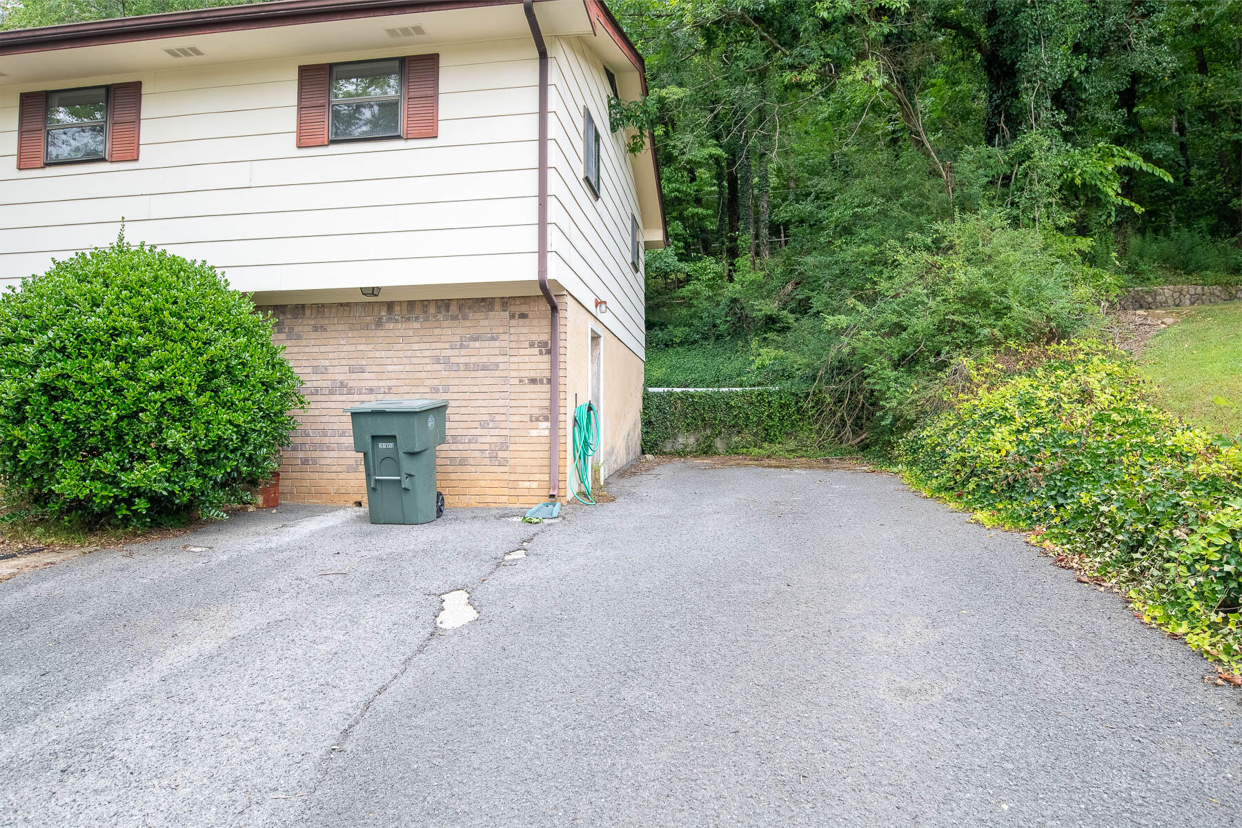 6906 Echo Glen Drive