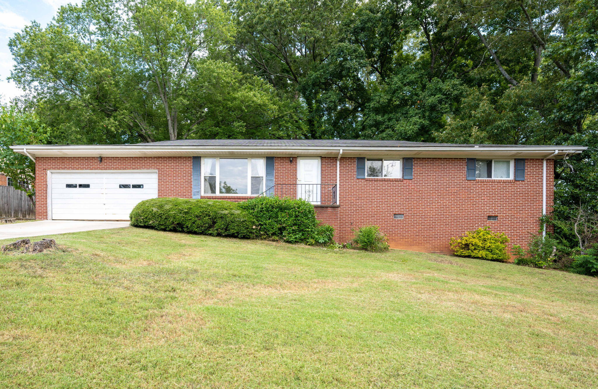 513 Las Lomas Drive