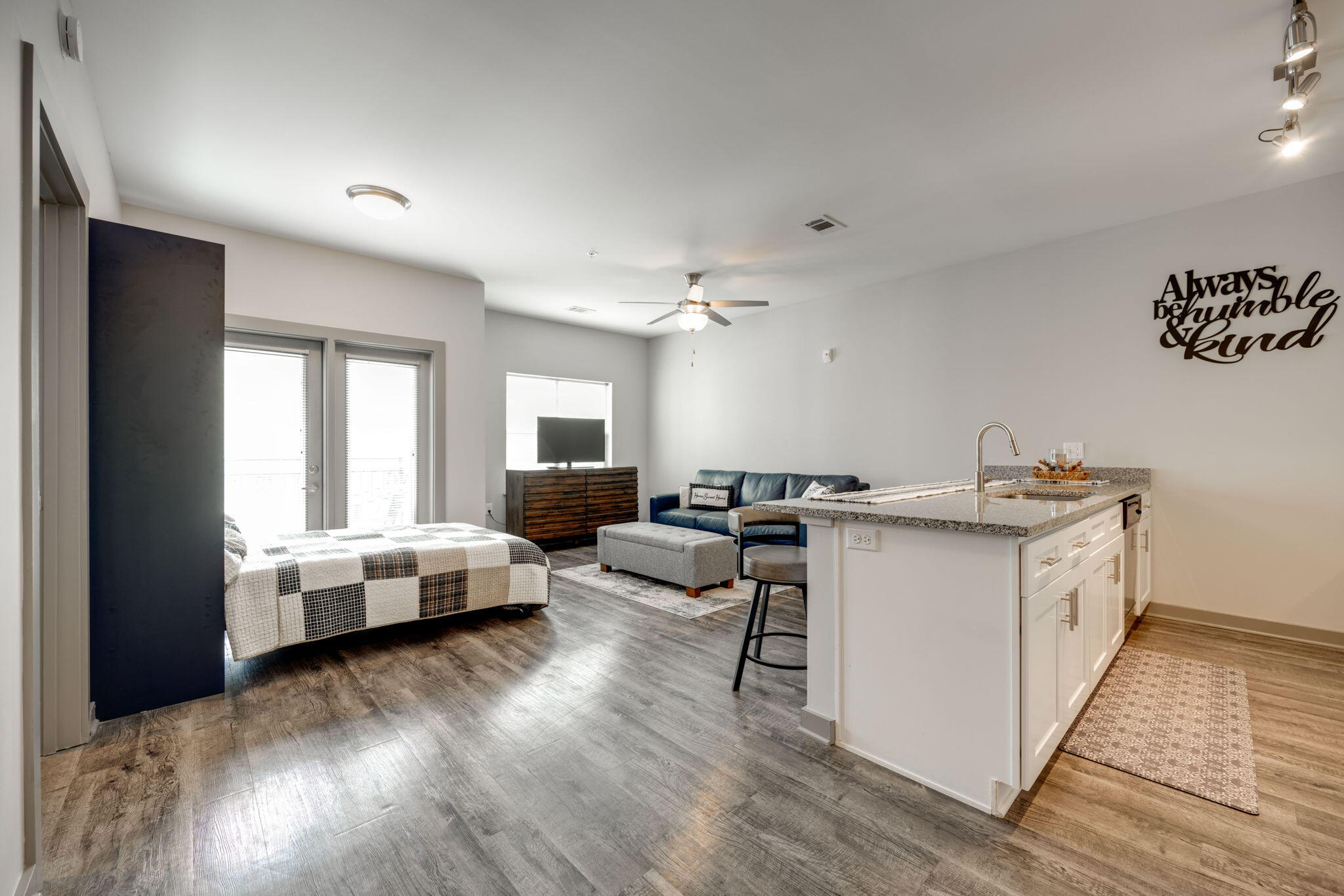 782 Riverfront Parkway, 319