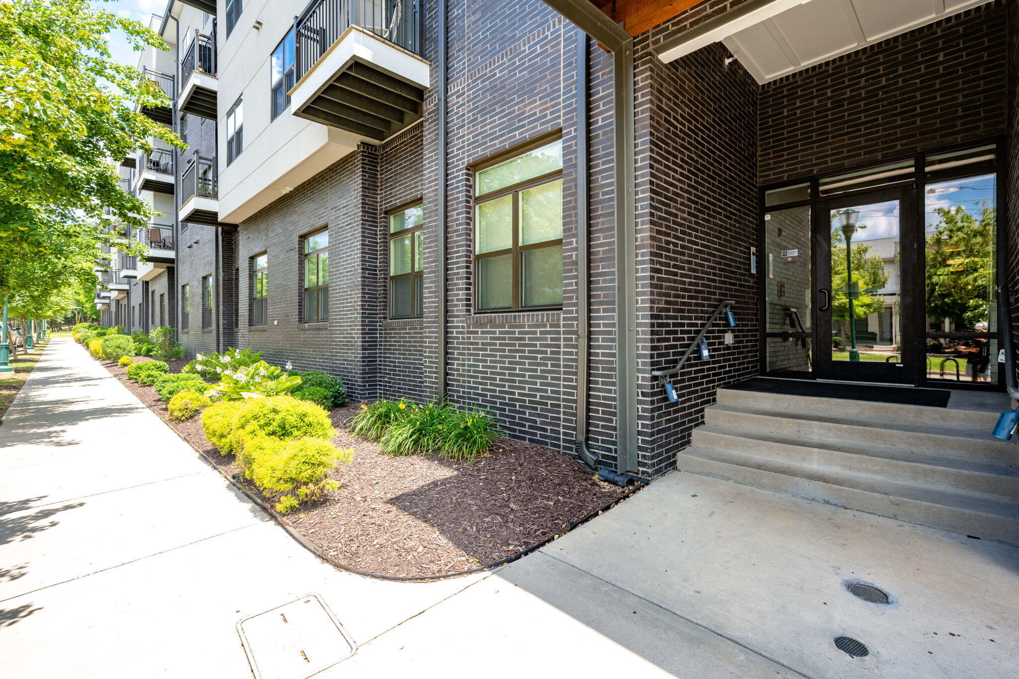 782 Riverfront Parkway, 319