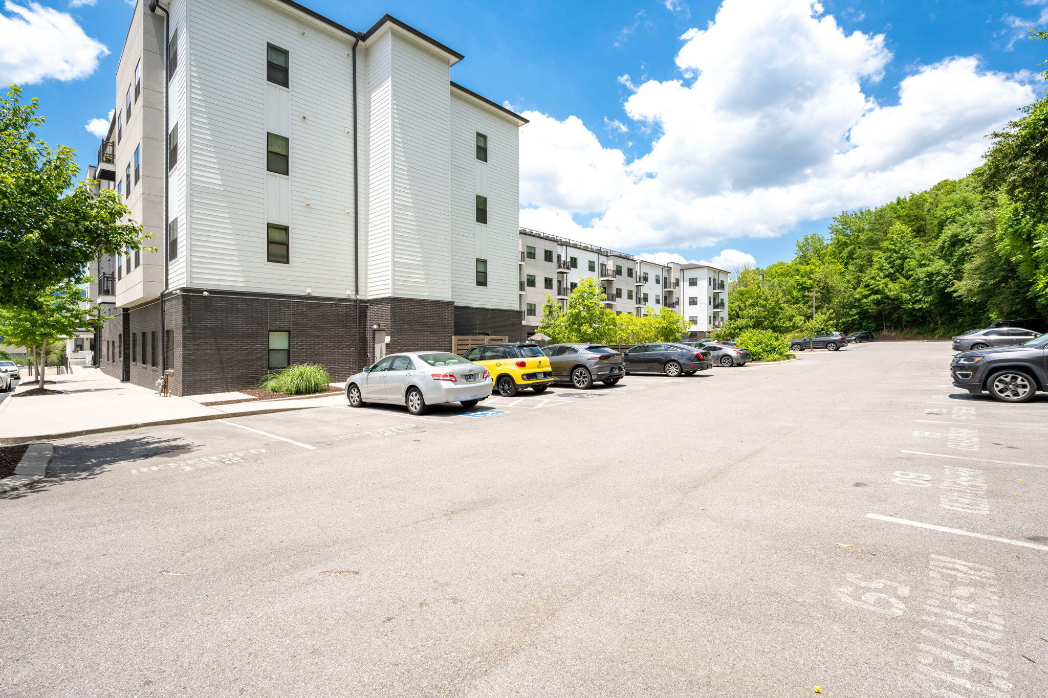 782 Riverfront Parkway, 319