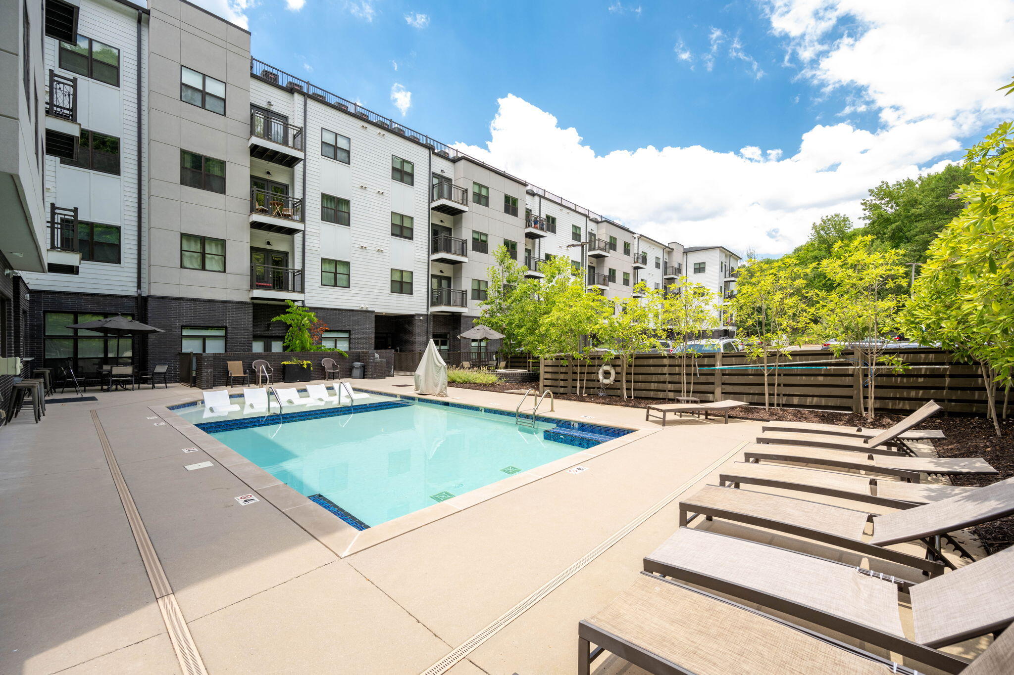 782 Riverfront Parkway, 319