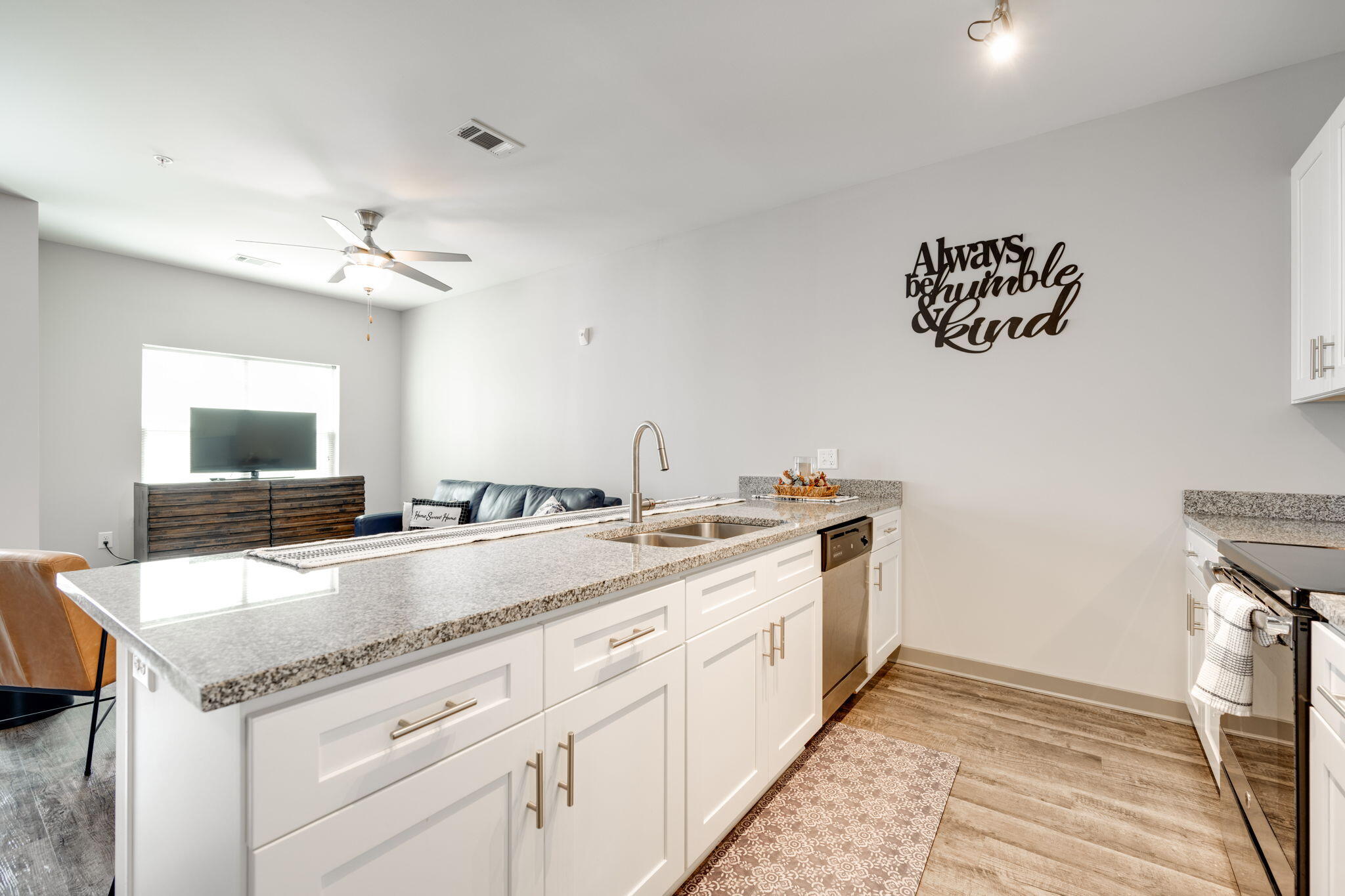 782 Riverfront Parkway, 319