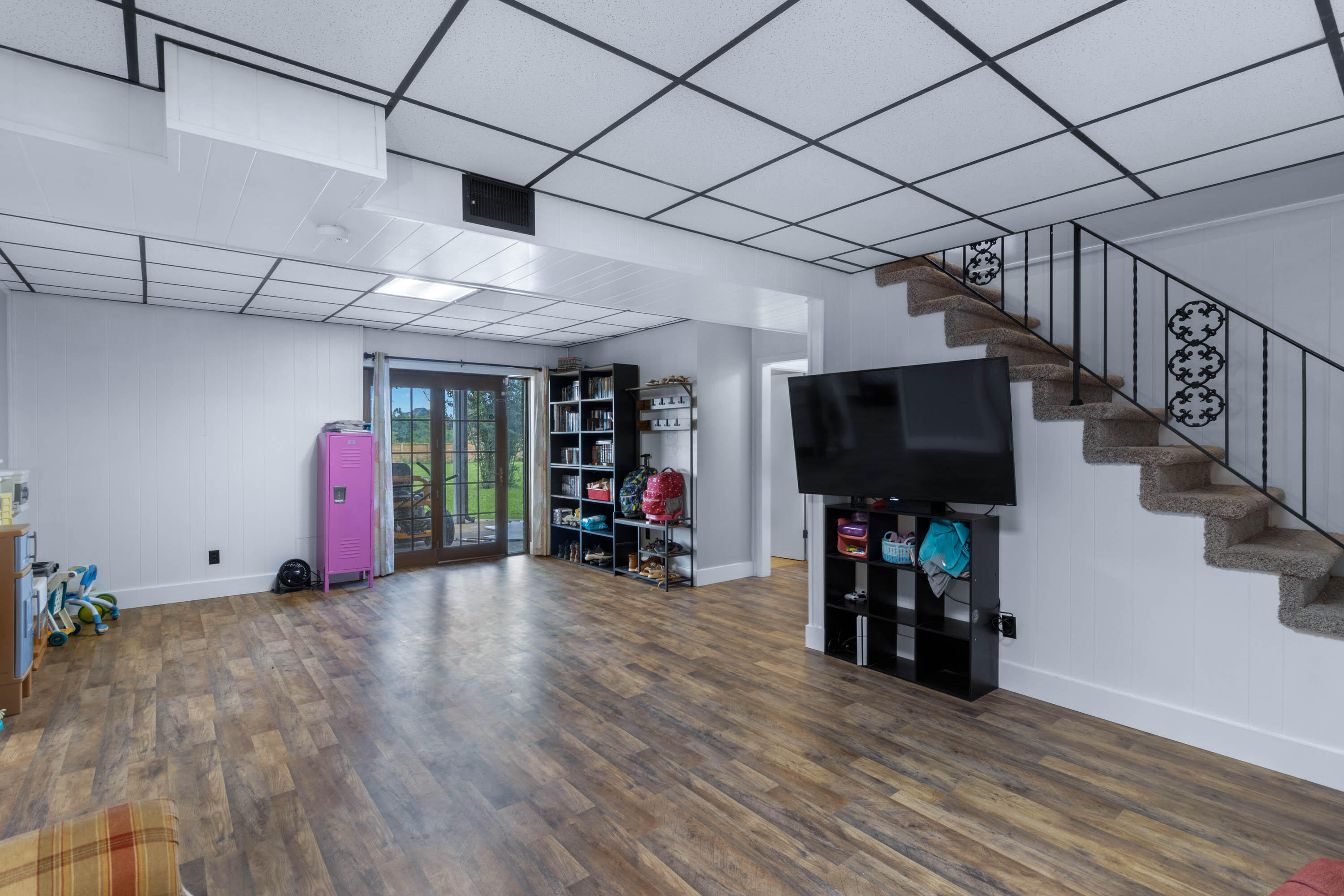 8126 Holly Crest Drive