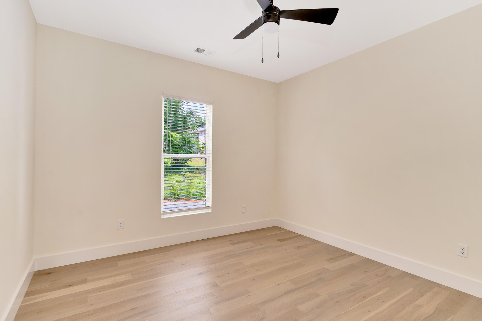 525 Oneal Street, A