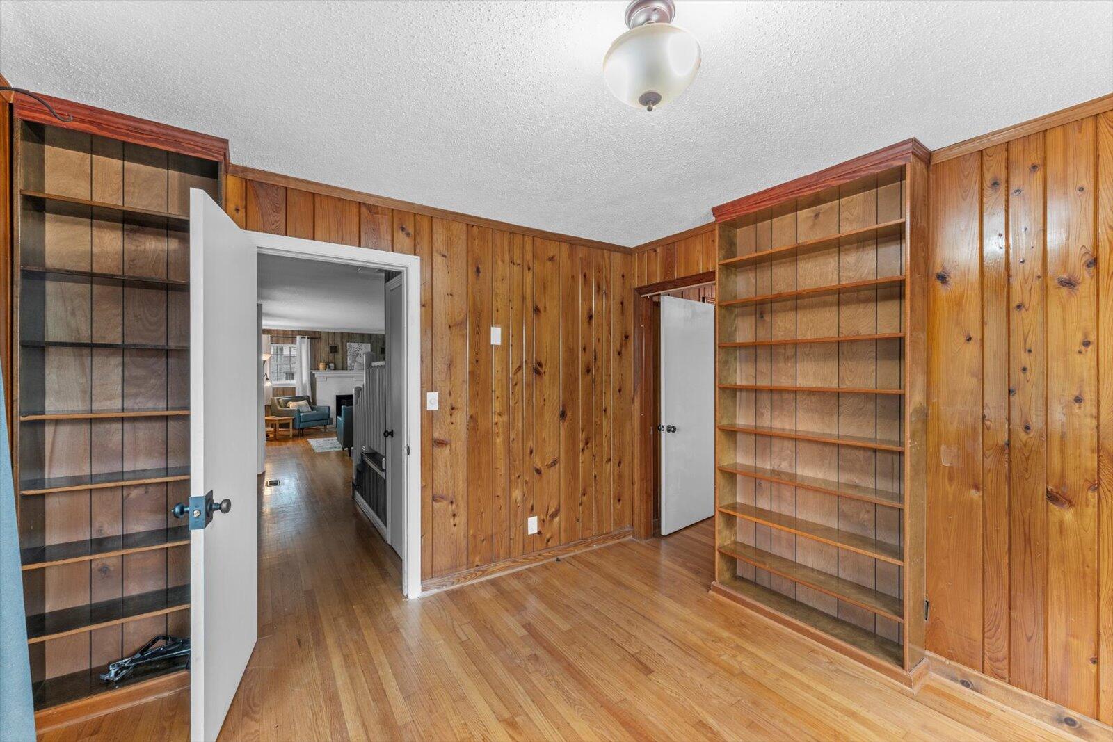 1032 Thelmeta Avenue