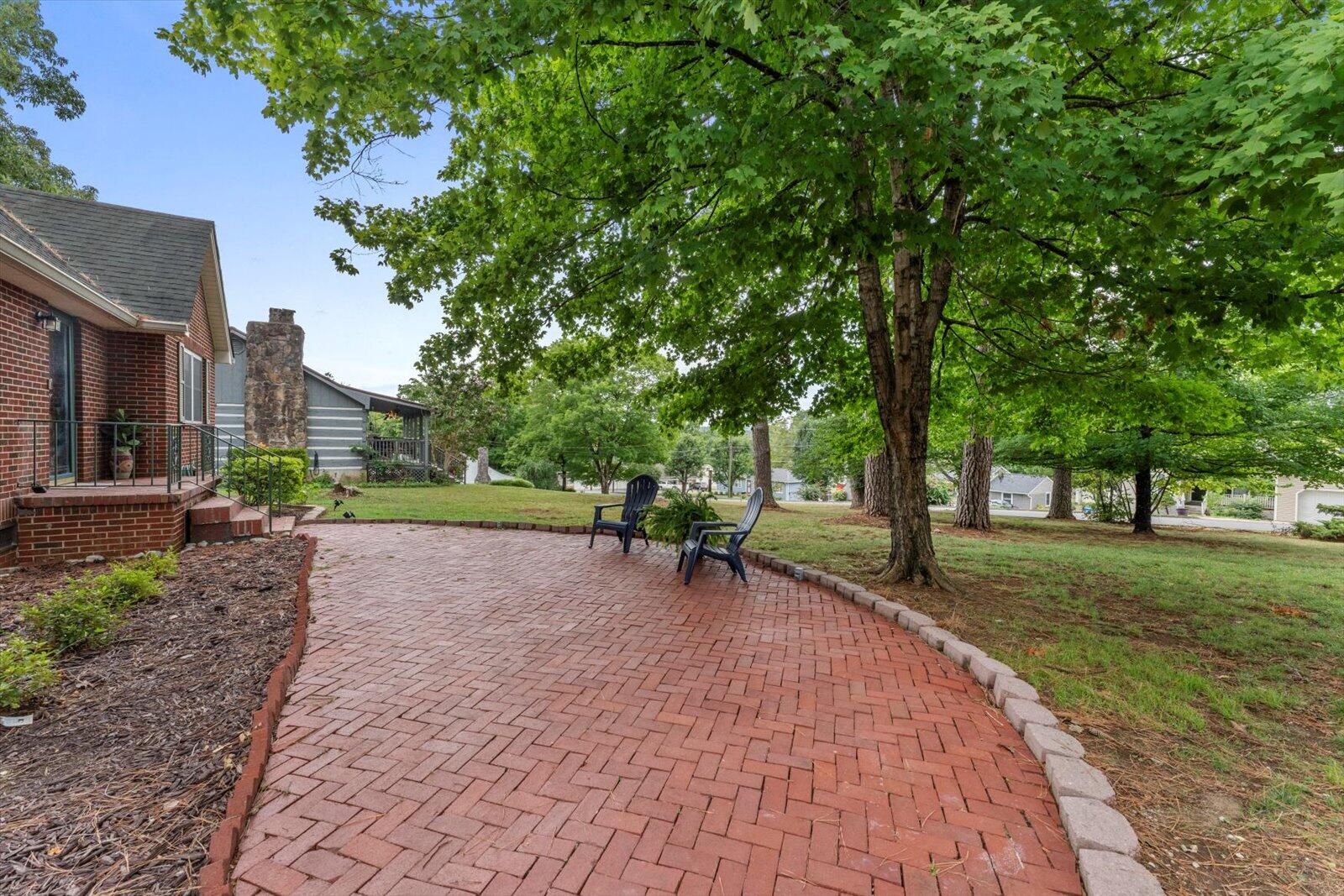 1032 Thelmeta Avenue