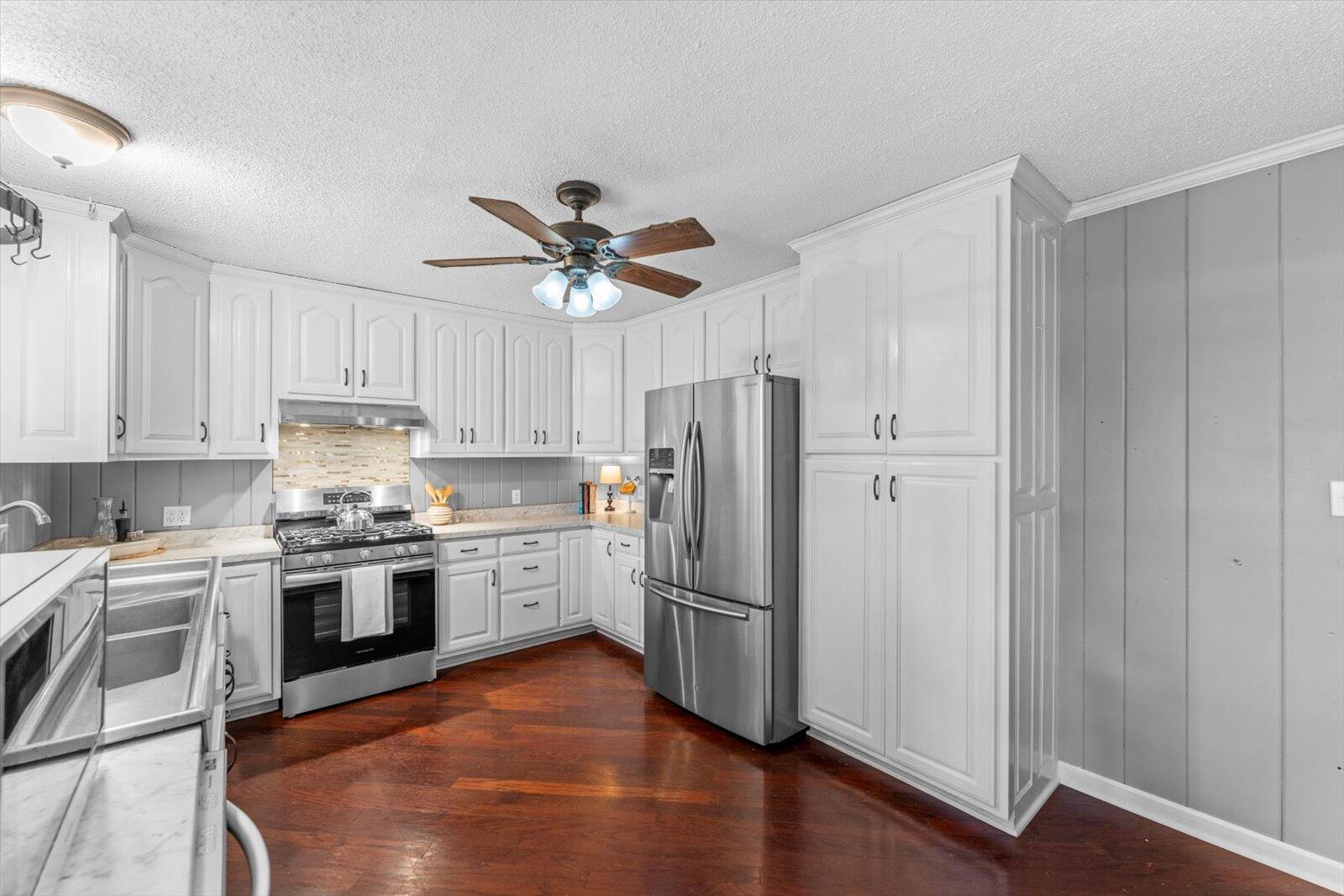 1032 Thelmeta Avenue