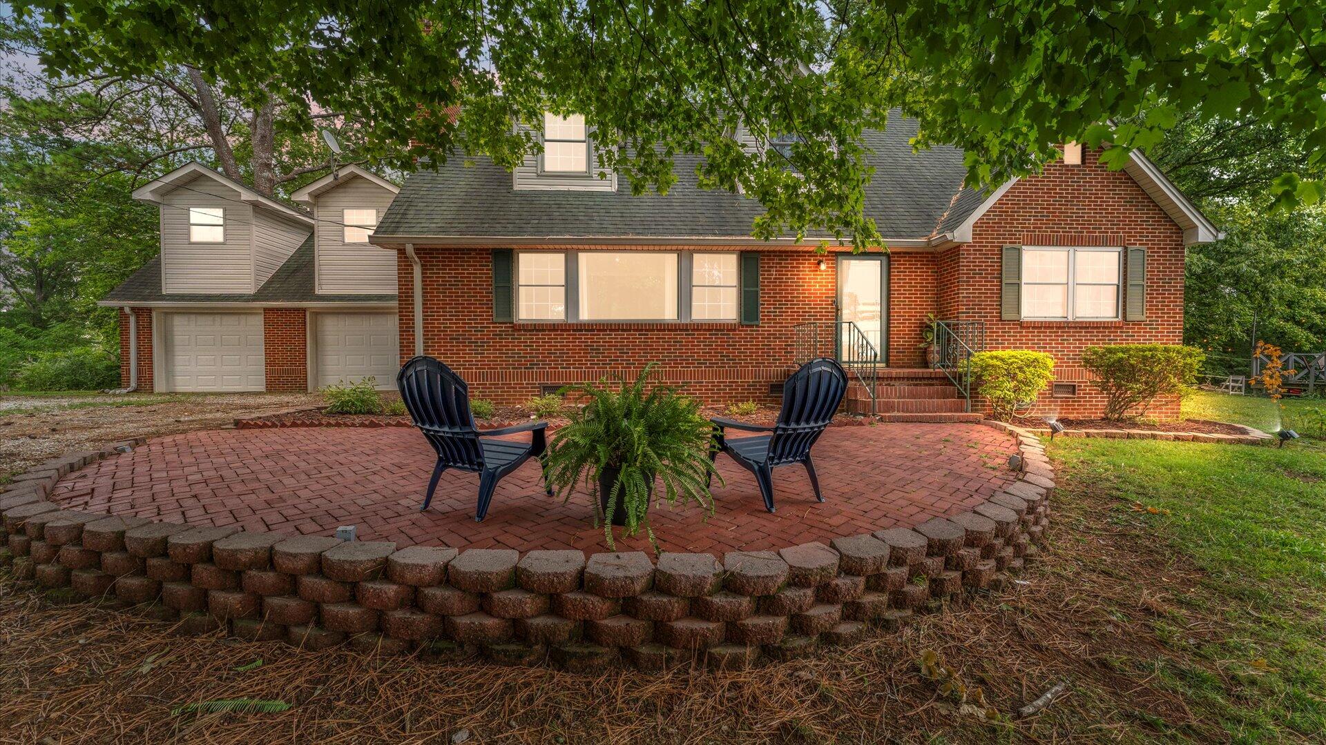 1032 Thelmeta Avenue