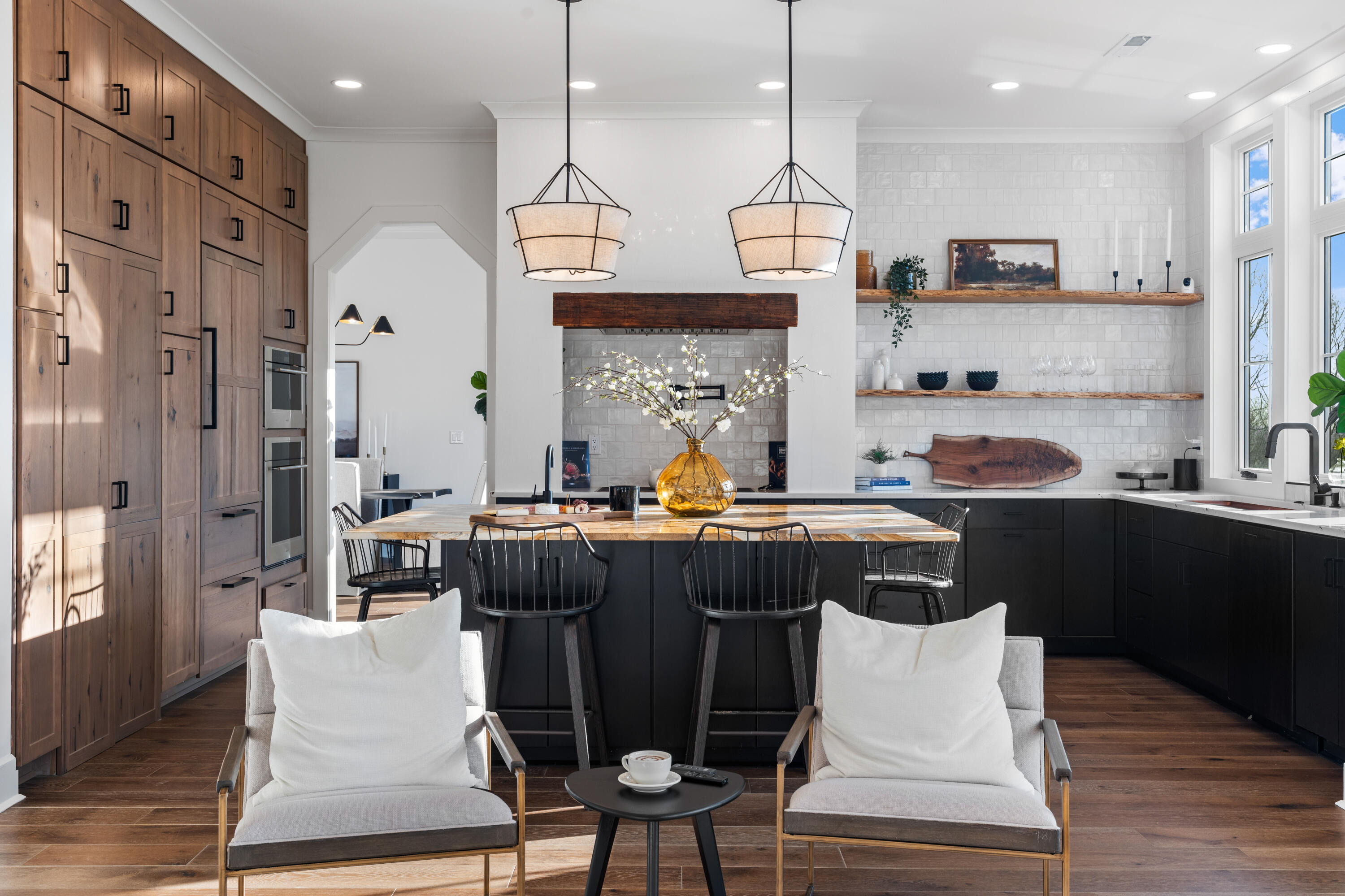 423 Sun Valley Road, 702