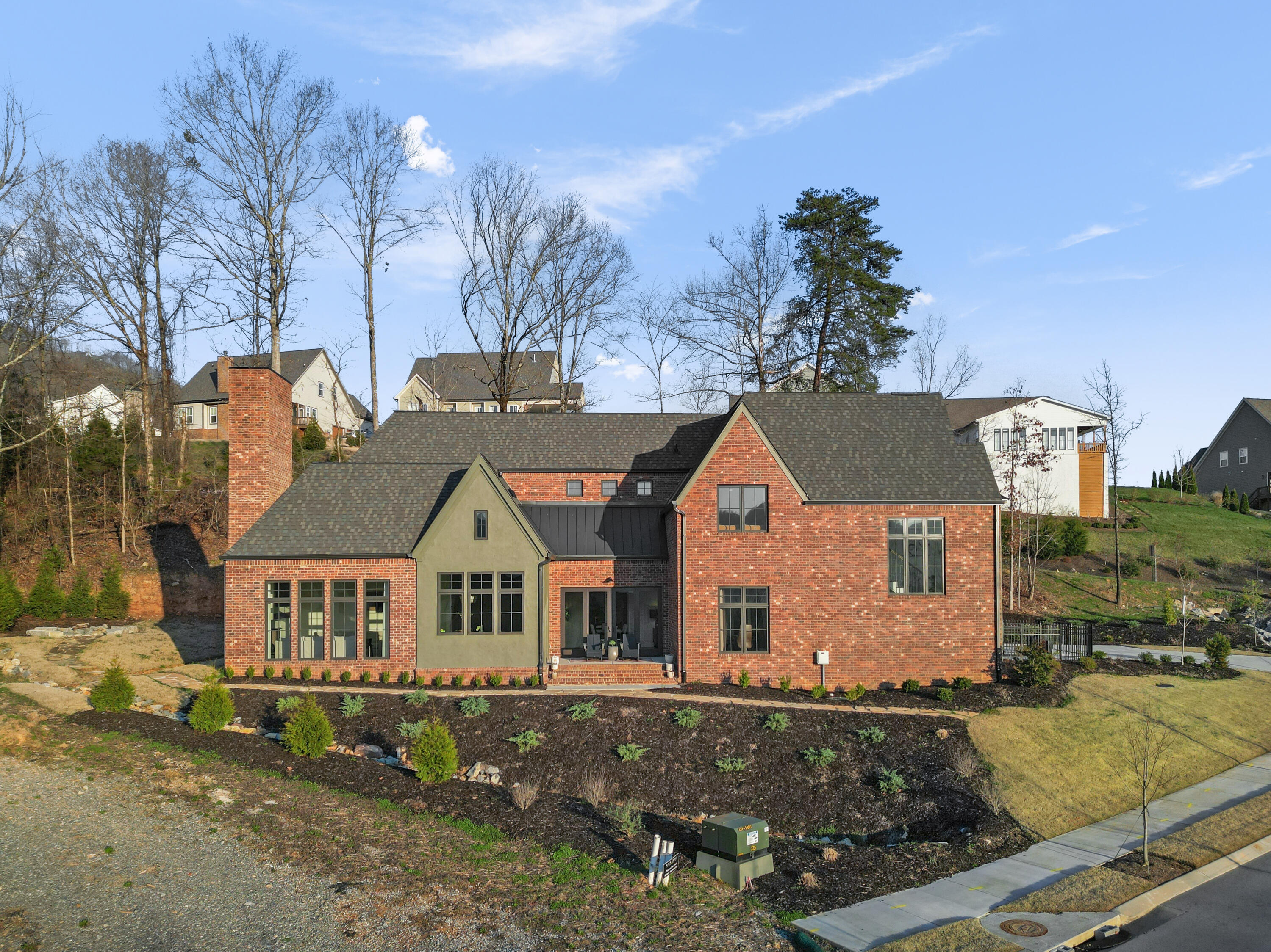 423 Sun Valley Road, 702