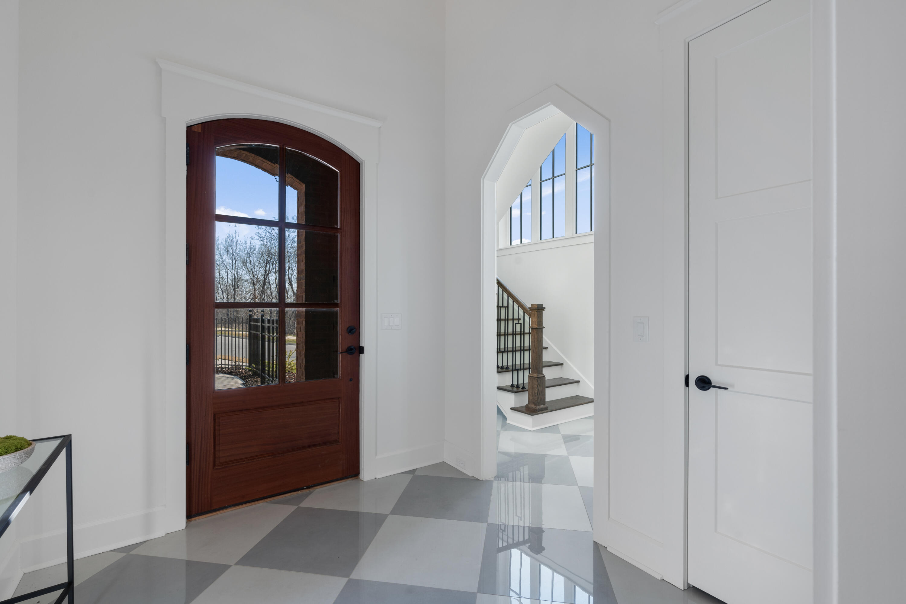 423 Sun Valley Road, 702