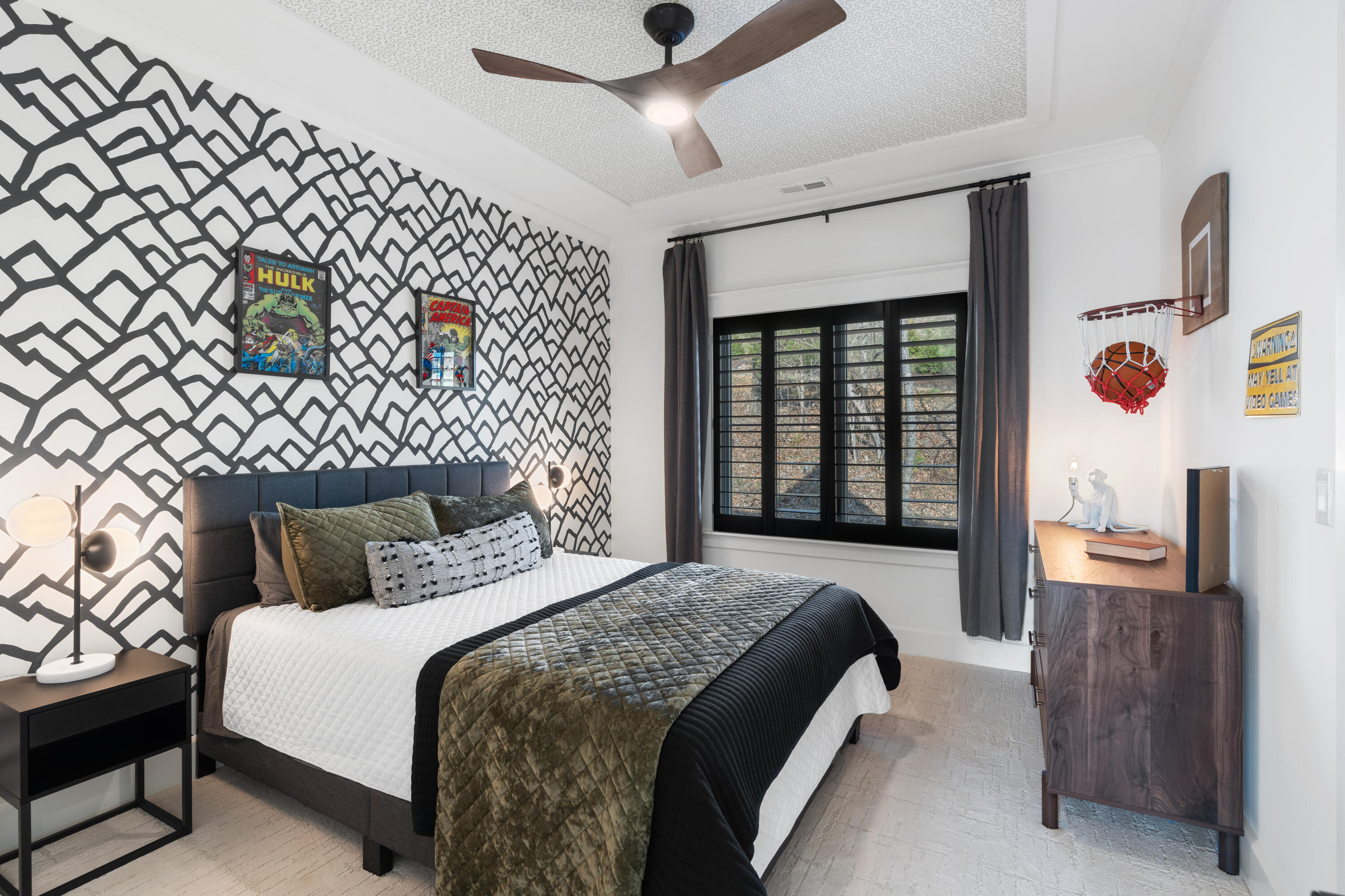 423 Sun Valley Road, 702