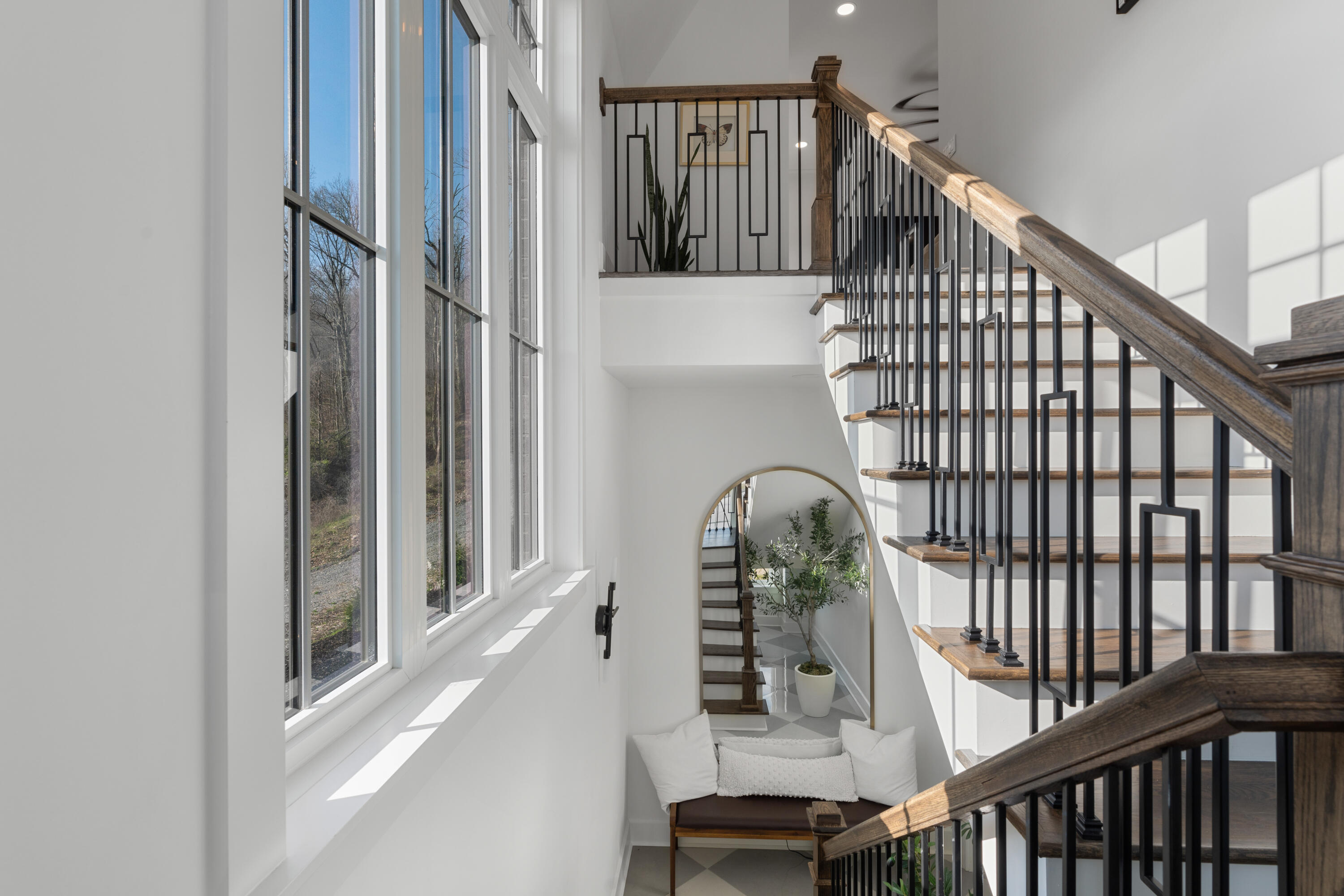 423 Sun Valley Road, 702