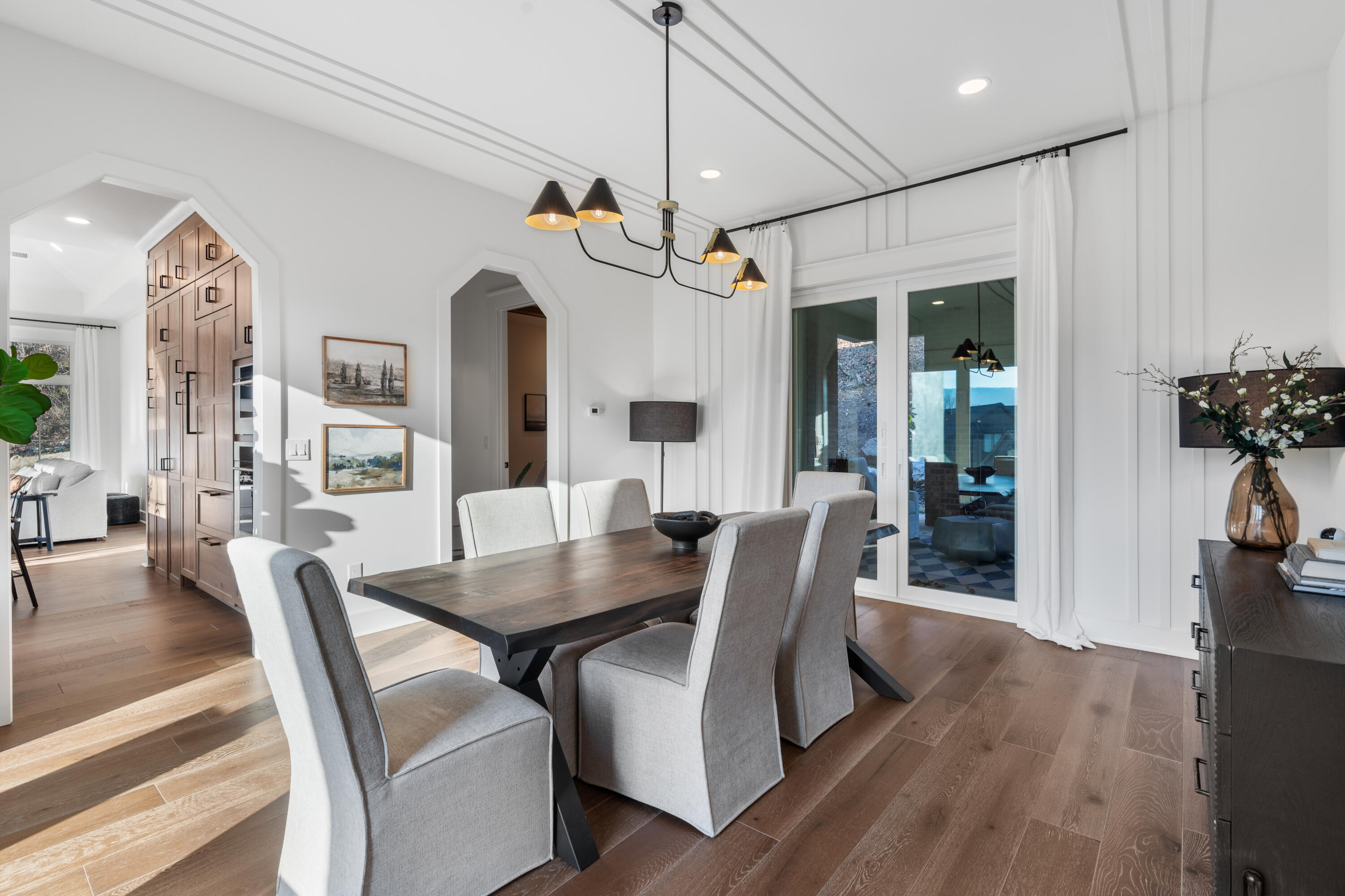 423 Sun Valley Road, 702