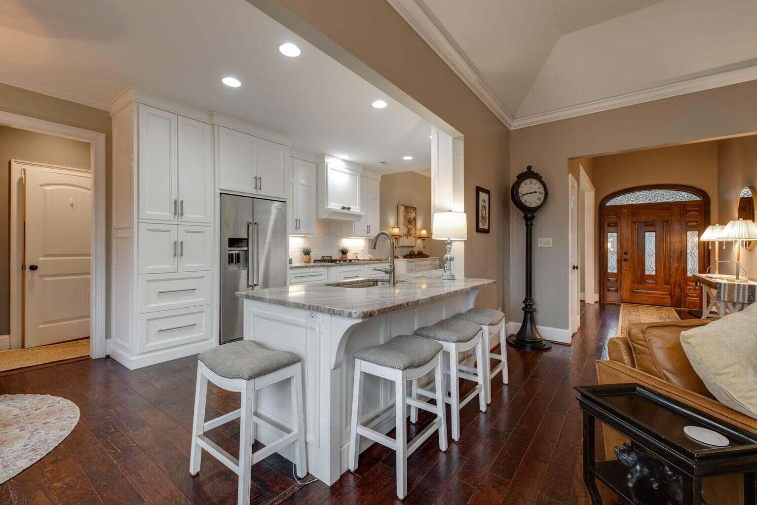 1007 E Dallas Road