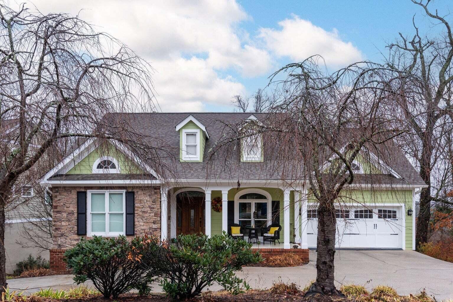 1007 E Dallas Road