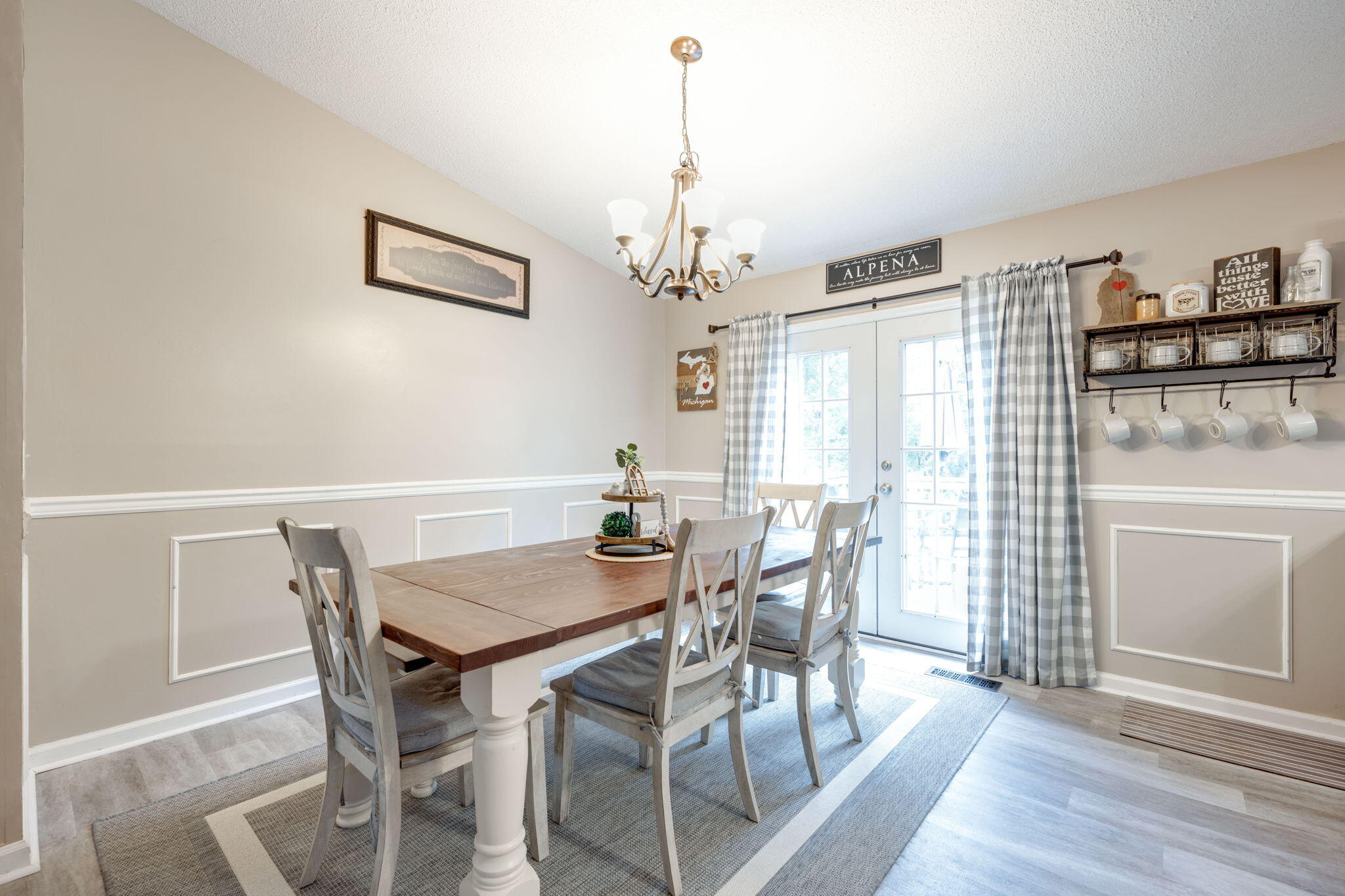 7016 Cedar Crest Circle