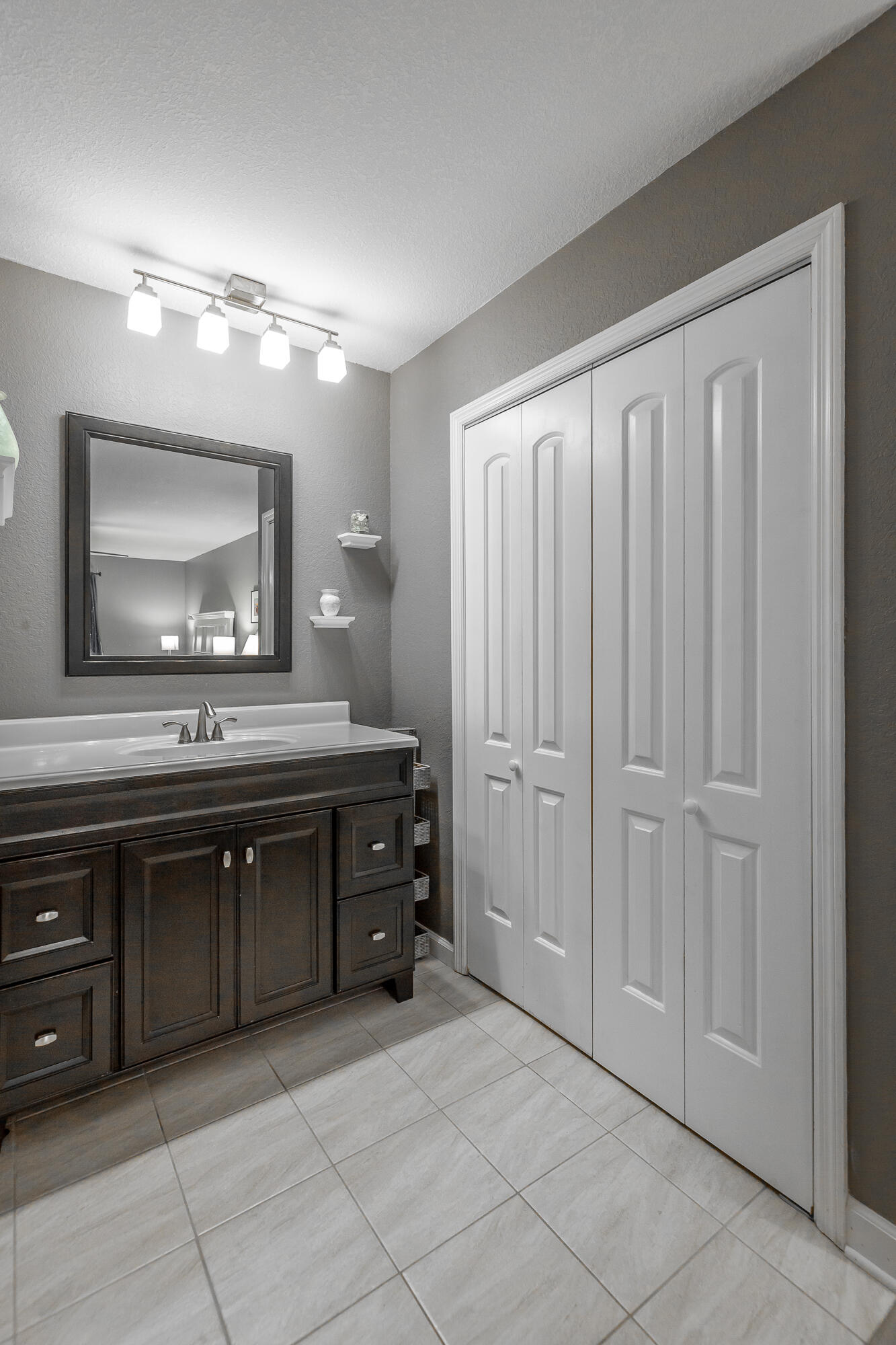 5501 Fawn Ridge Drive