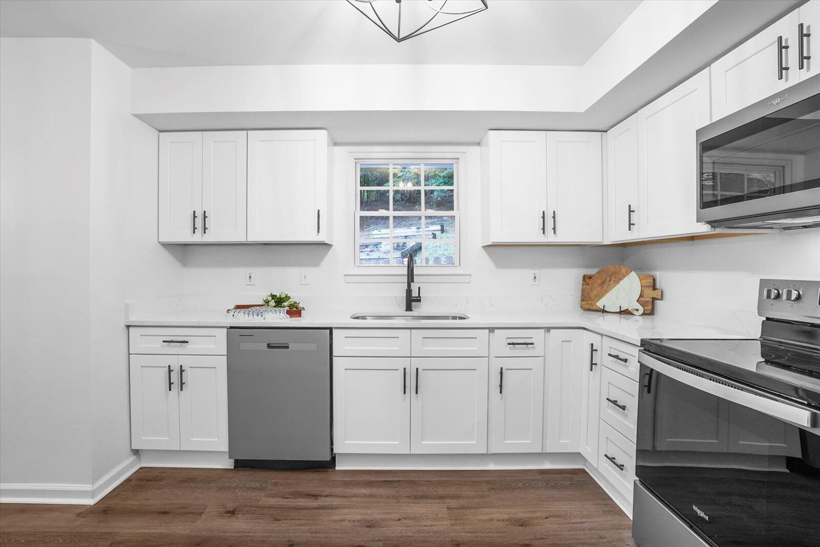 7610 Cove Ridge Drive