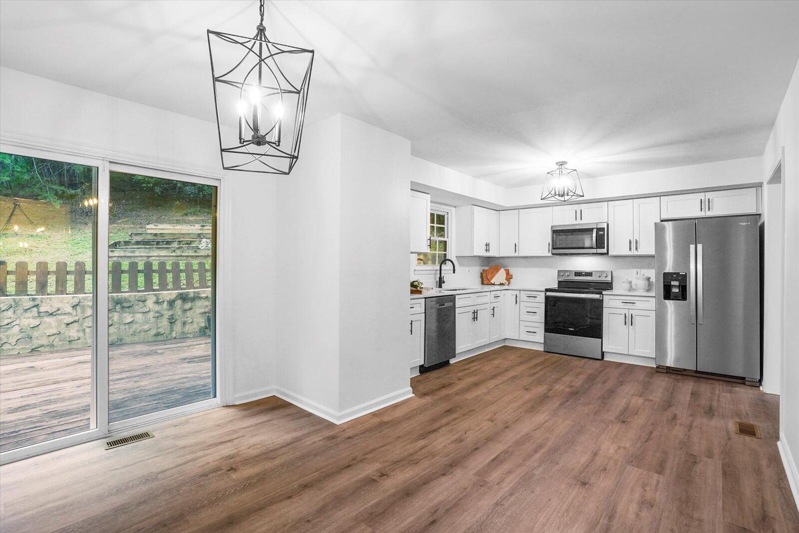 7610 Cove Ridge Drive