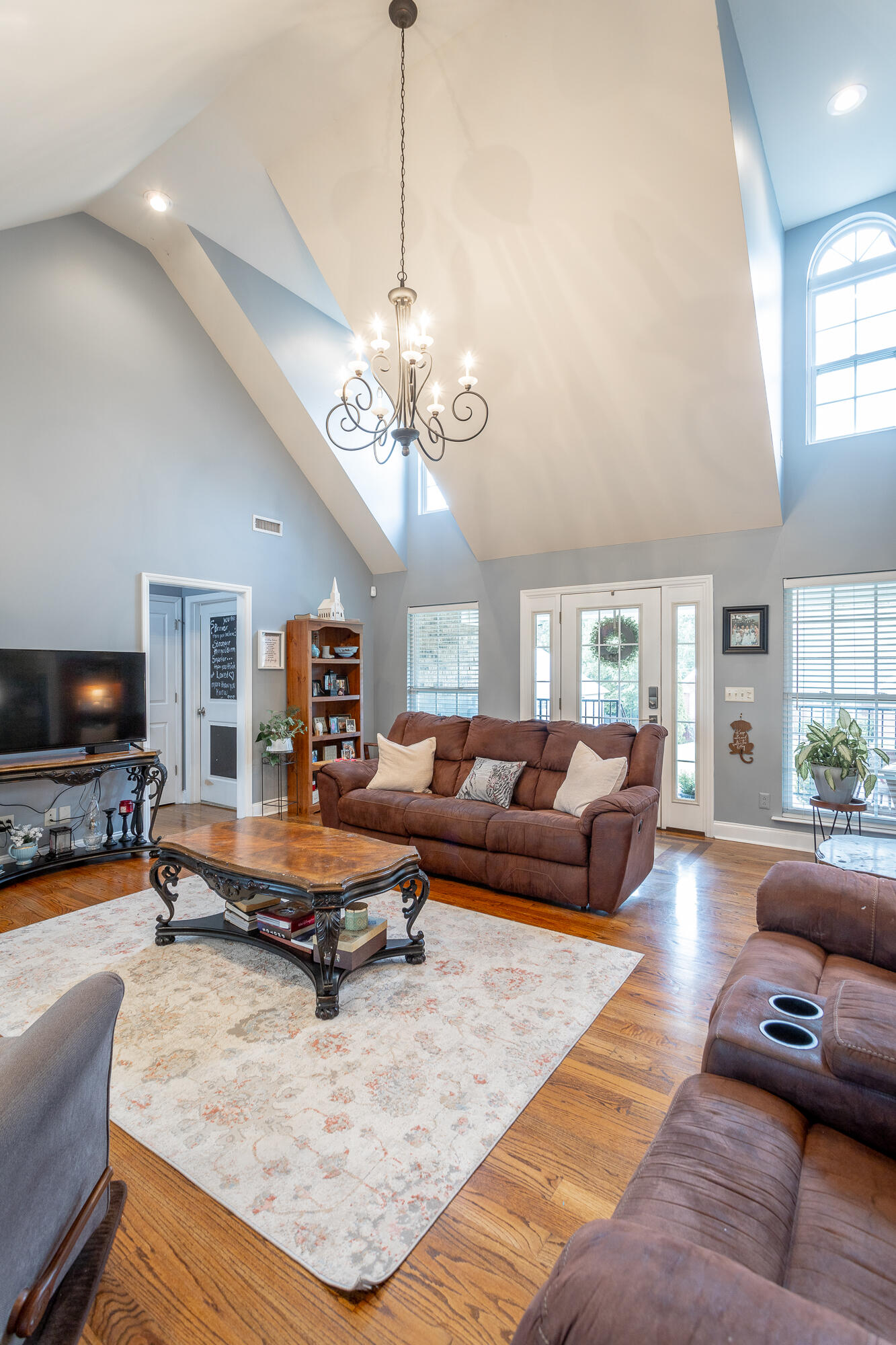 646 Hidden Oaks Drive