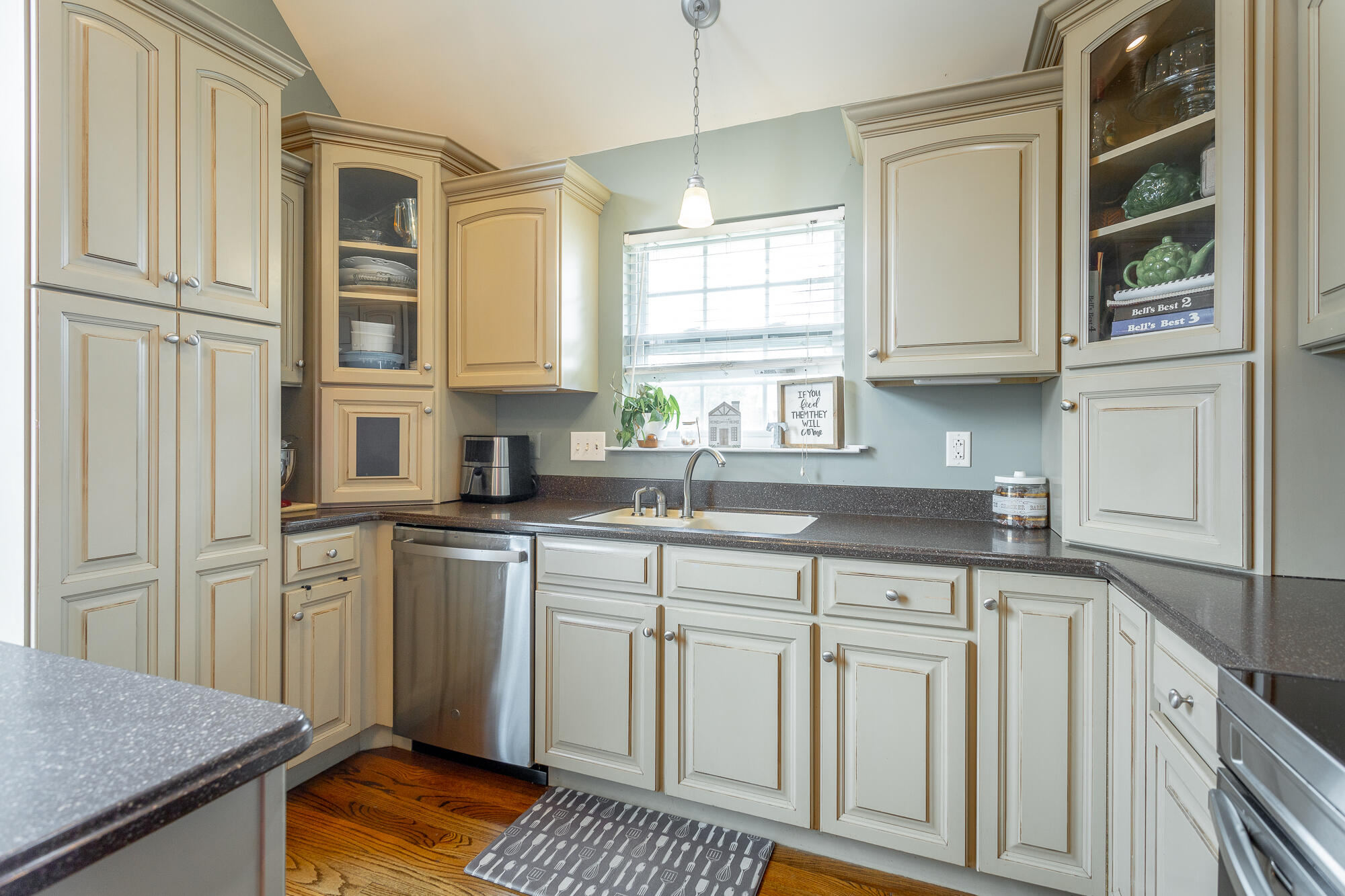 646 Hidden Oaks Drive