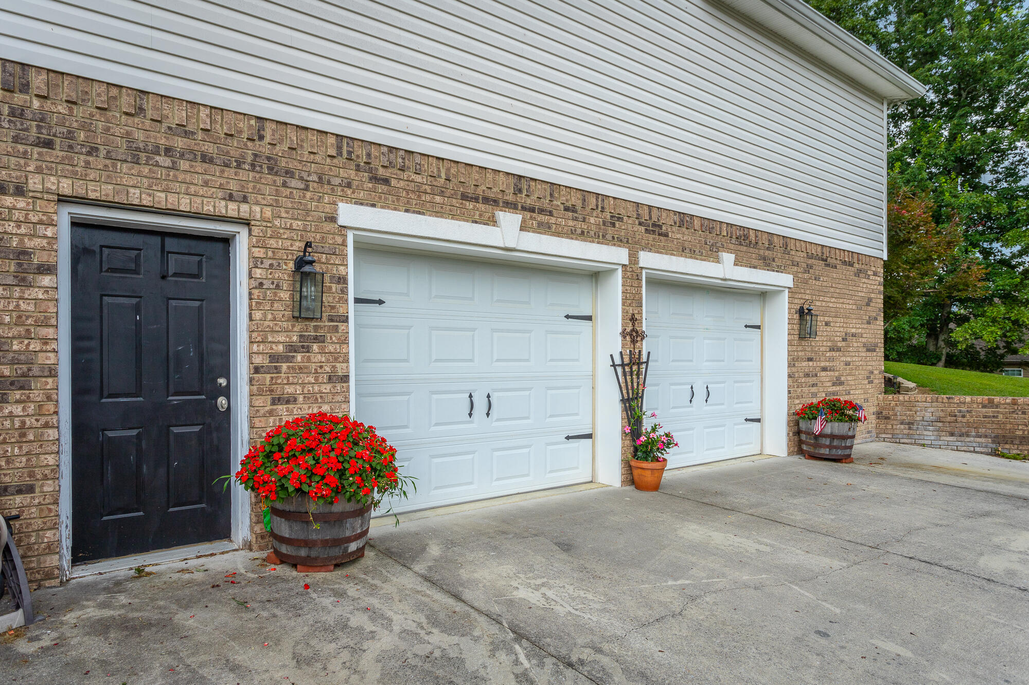 646 Hidden Oaks Drive