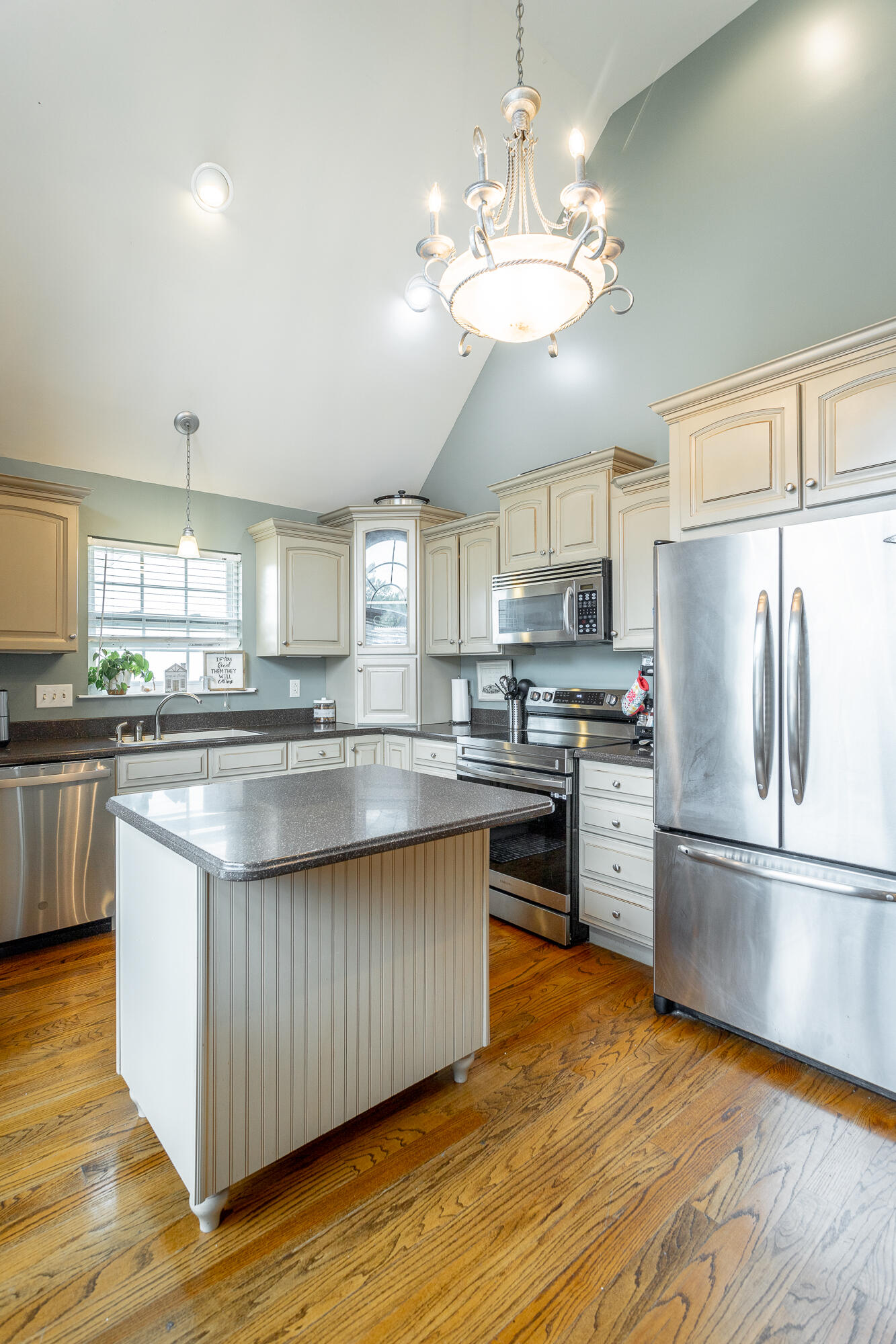 646 Hidden Oaks Drive
