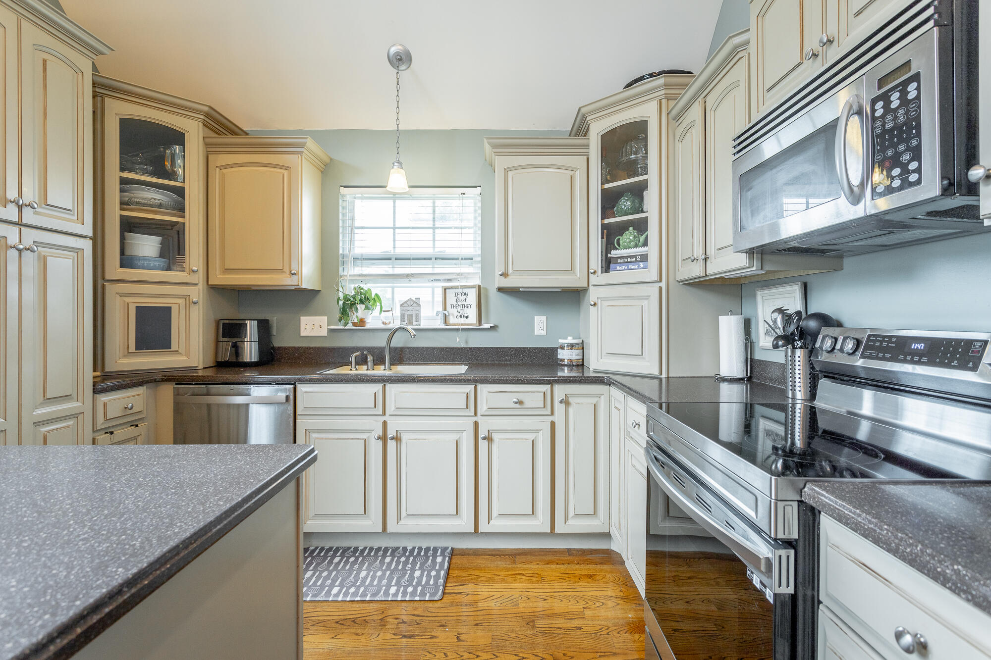 646 Hidden Oaks Drive