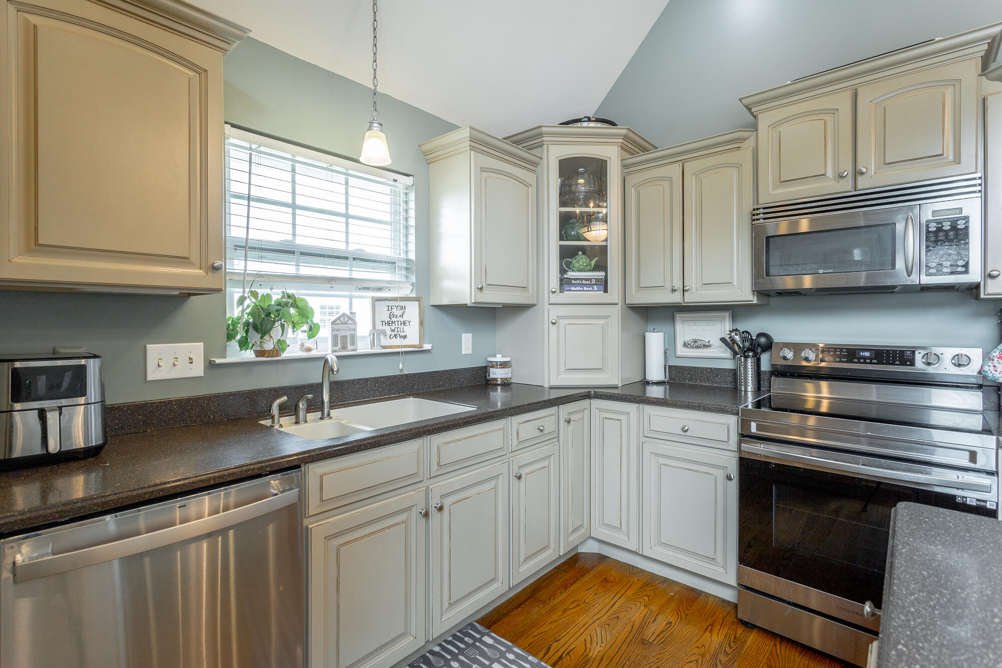 646 Hidden Oaks Drive