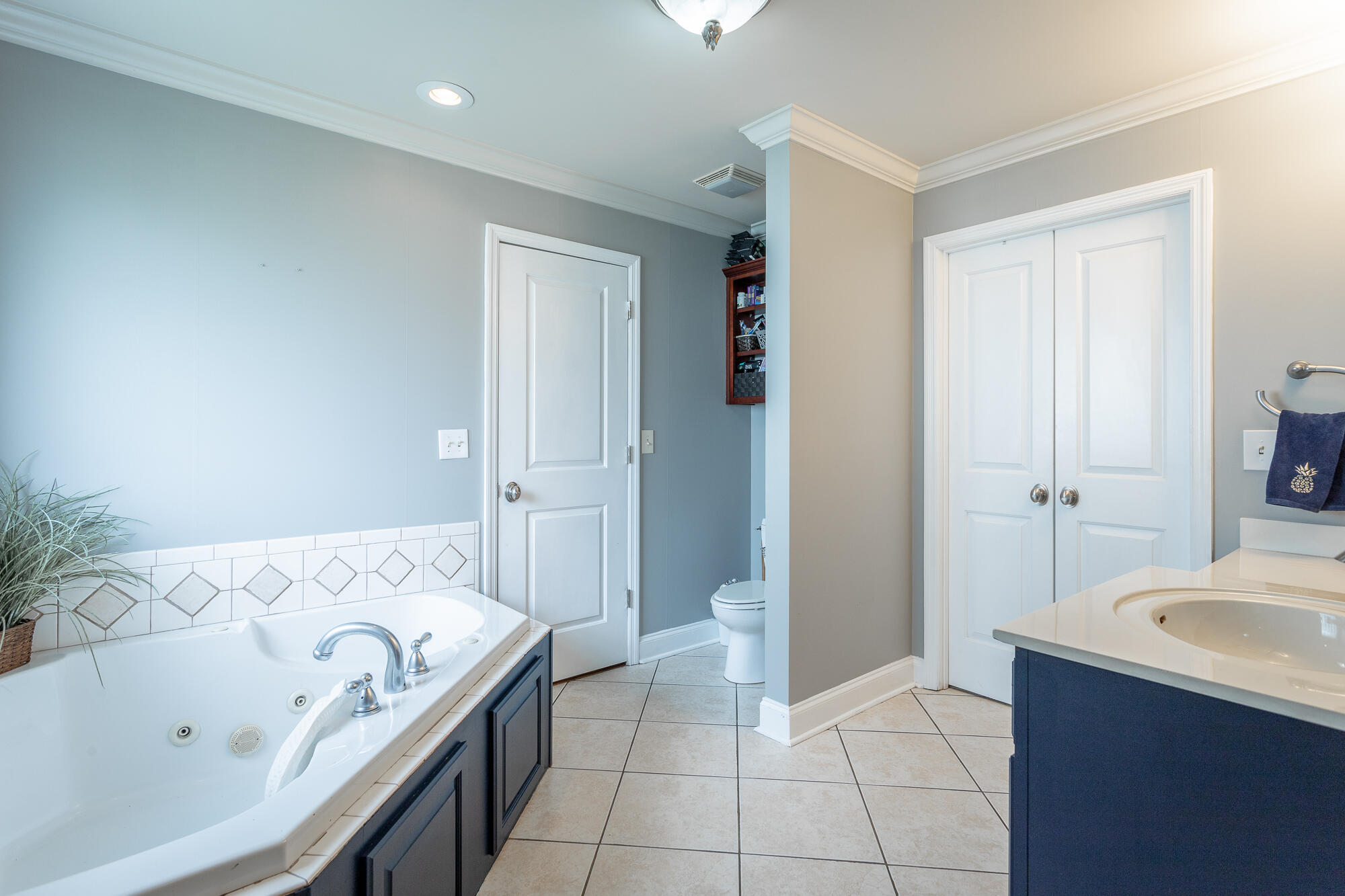 646 Hidden Oaks Drive