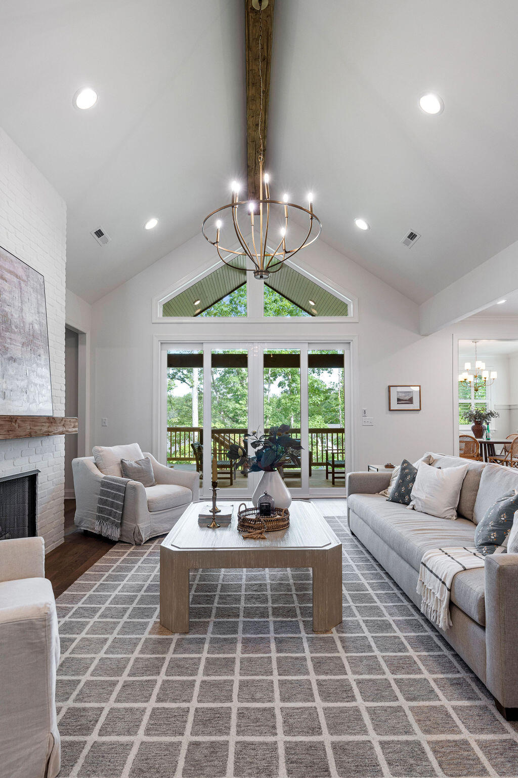 4763 Amethyst Road, 887