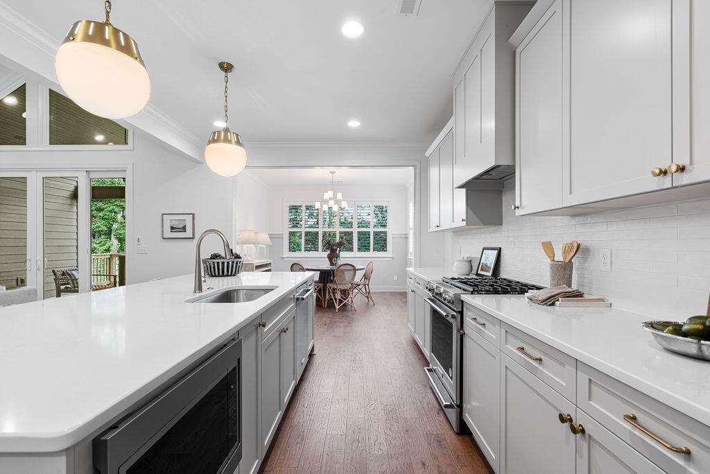 4763 Amethyst Road, 887