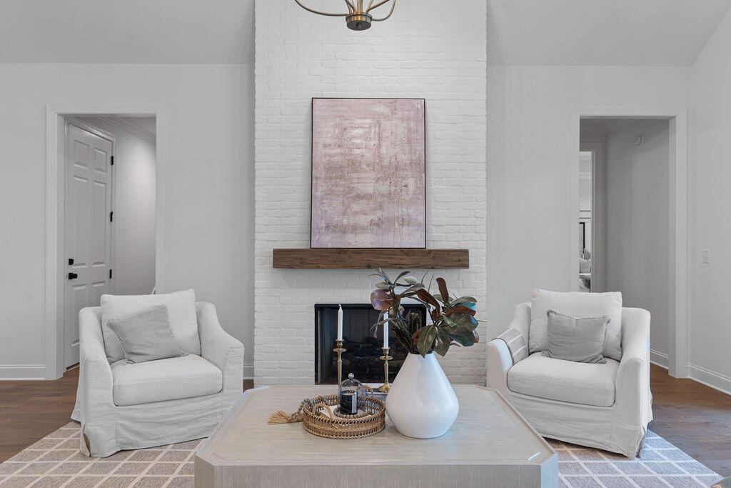 4763 Amethyst Road, 887