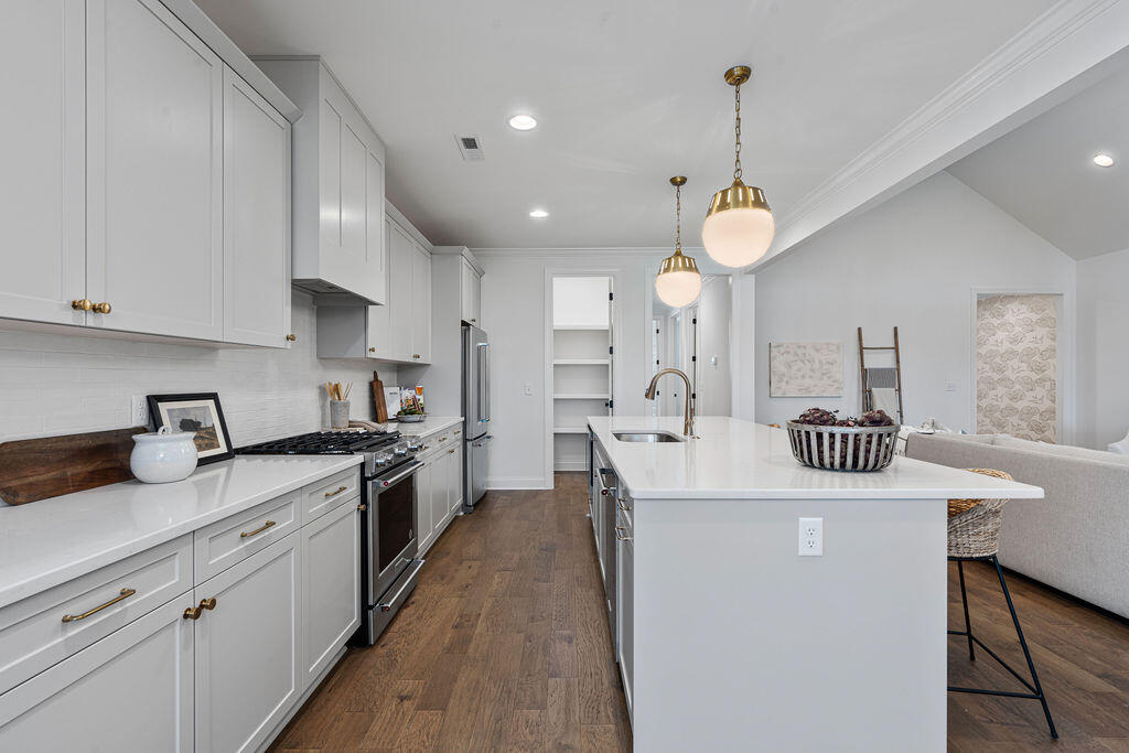 4763 Amethyst Road, 887