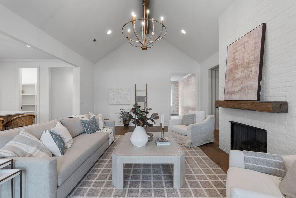 4763 Amethyst Road, 887
