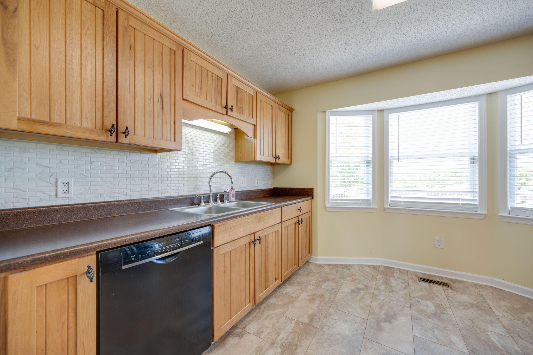 8325 Harvest Oak Lane